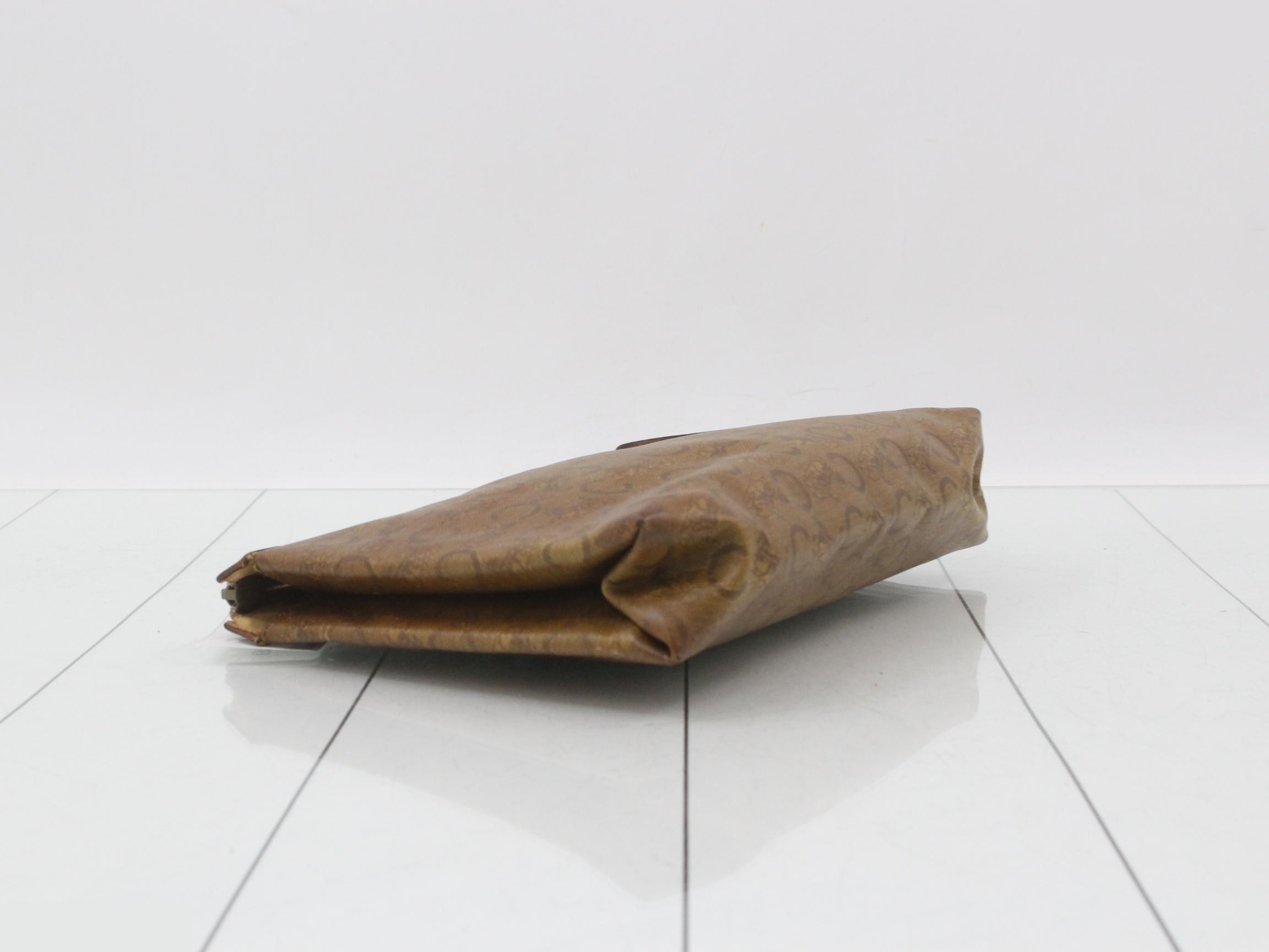 pouch — view 5