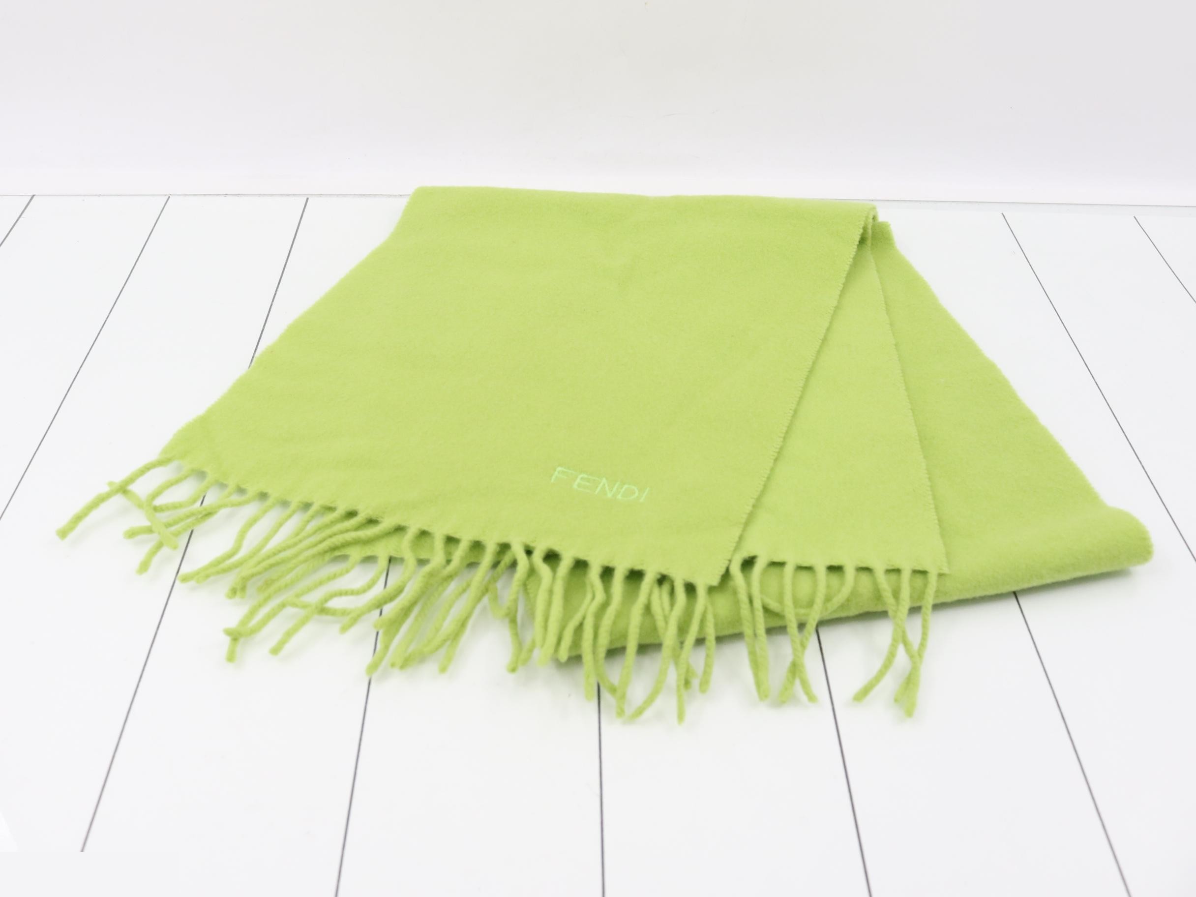 scarf, green — view 2
