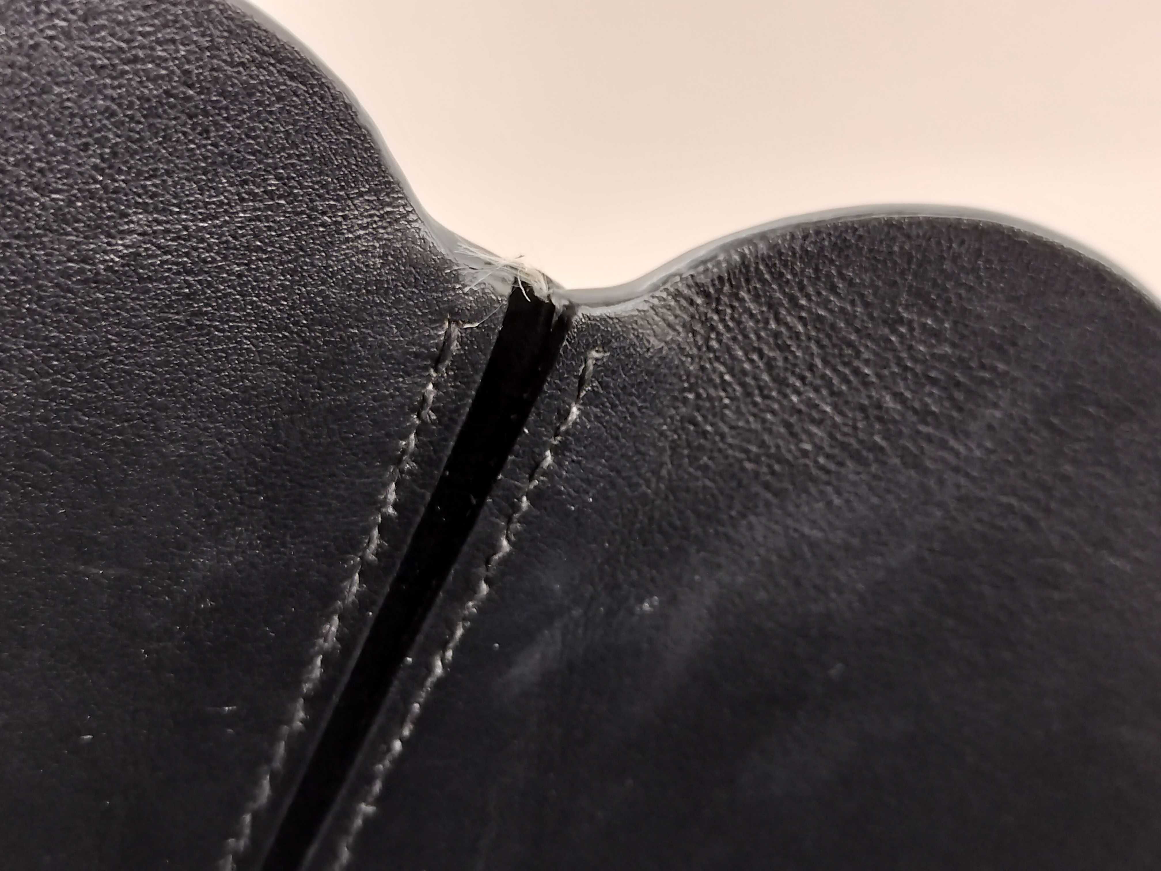 Leather One-Shoulder Bag Tote Bag — view 9