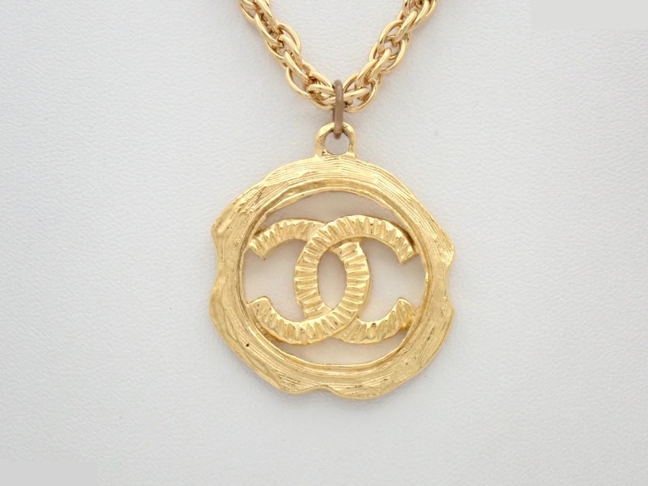 Vintage Classic (Precious Metal) Necklace/Pendant