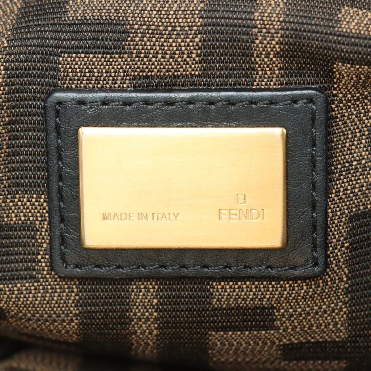 Peekaboo Regular Leather Handbag Black 8BN226 — view 10