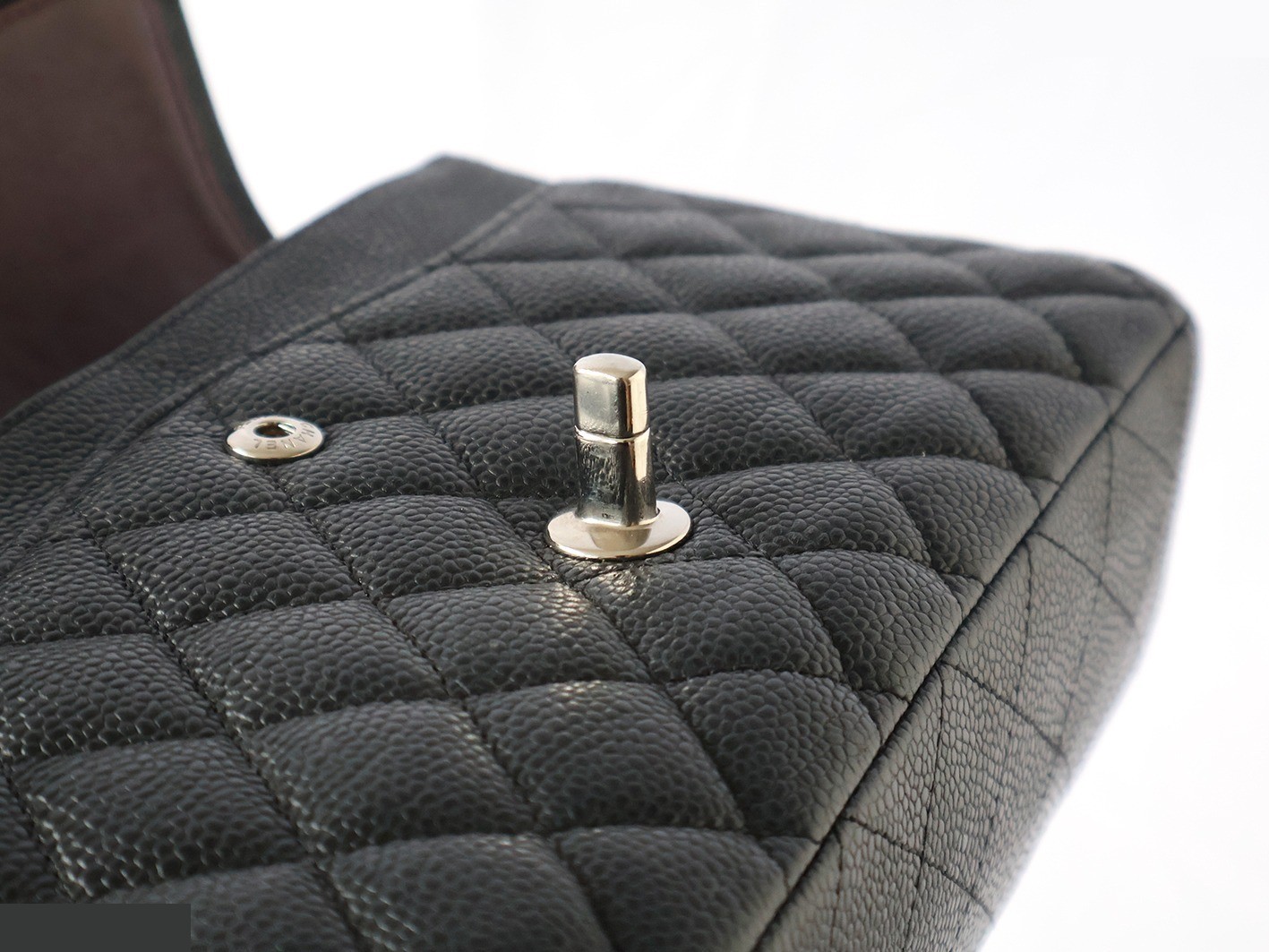 Caviar leather Matelassé 25 Double flap Double chain shoulder bag, black — view 8