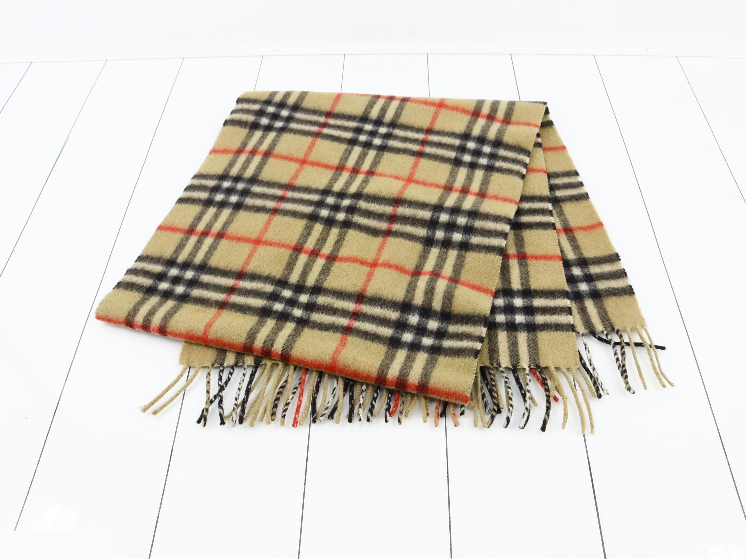 Other lines: Small items, accessories, and scarves — view 3