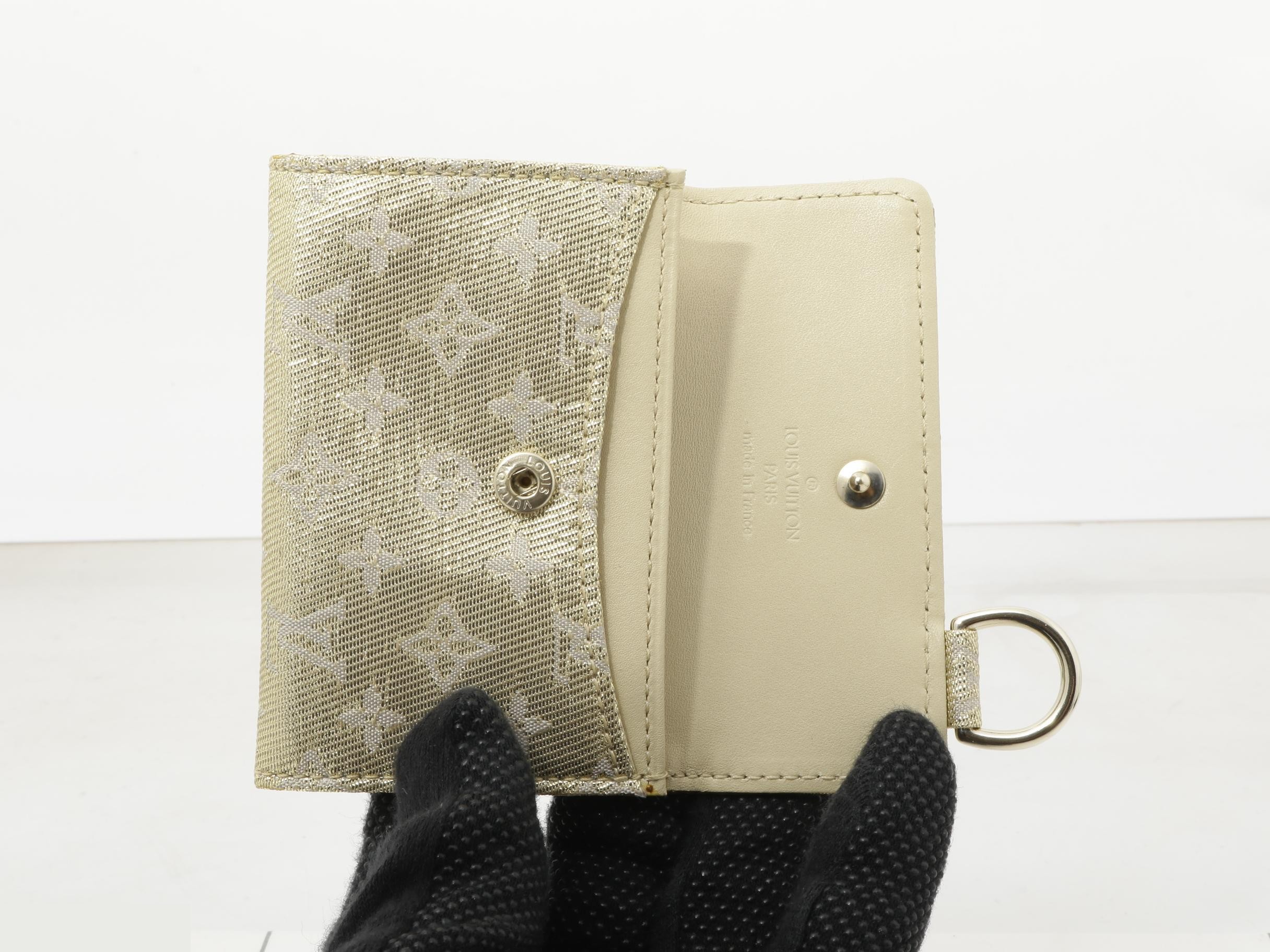 coin case — view 4