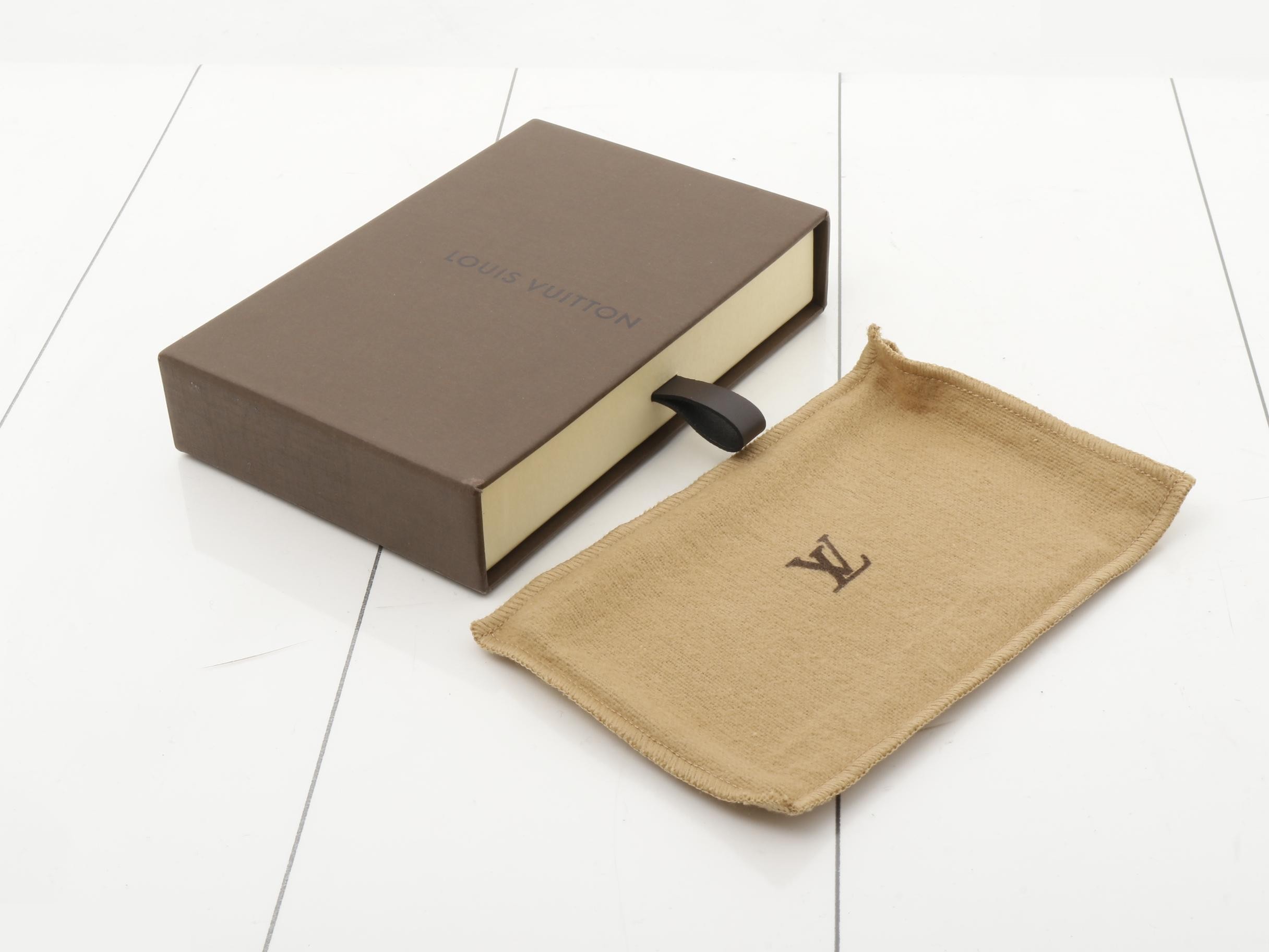 coin case — view 5