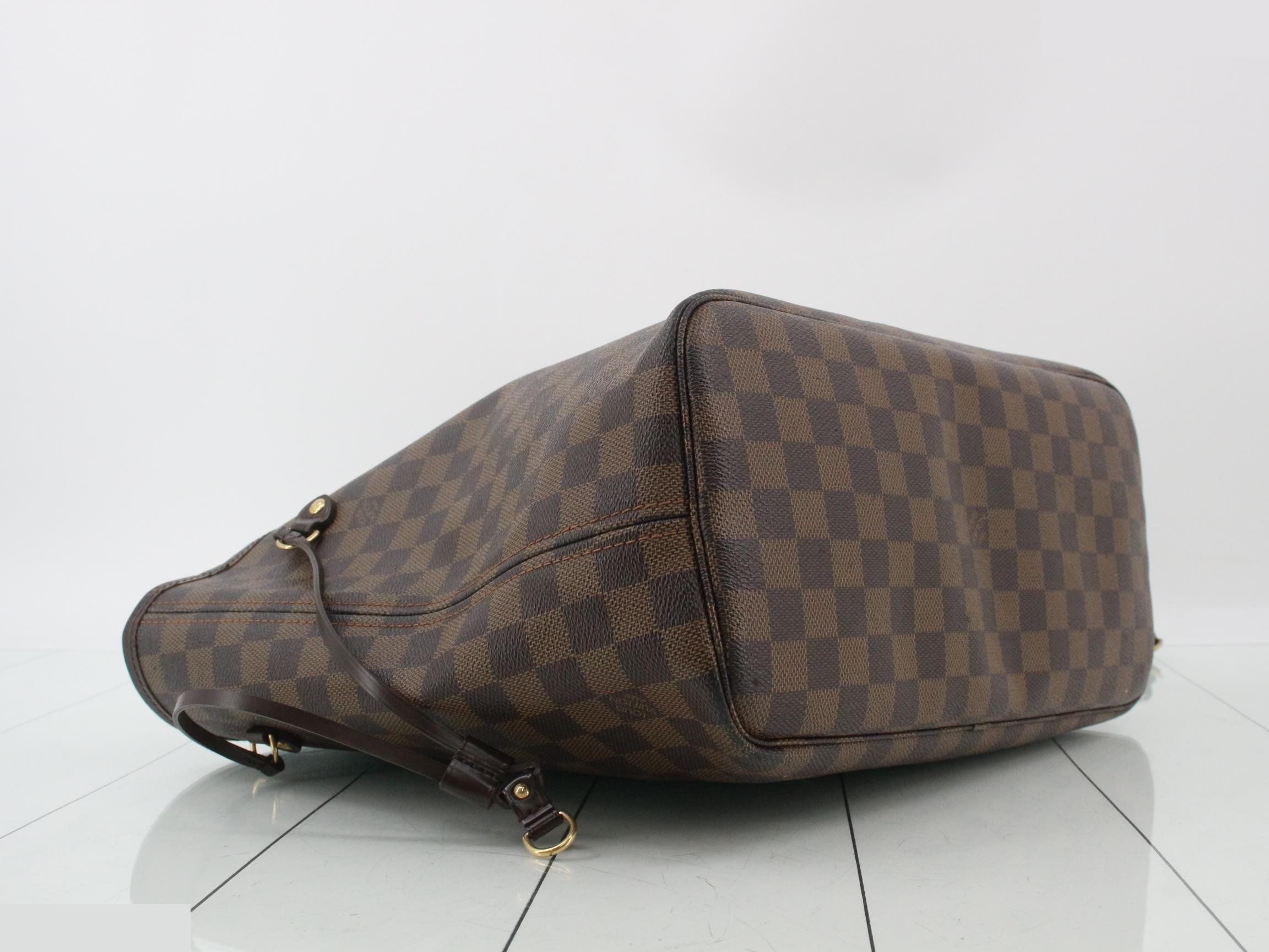 Damier Neverfull MM Tote Bag — view 5