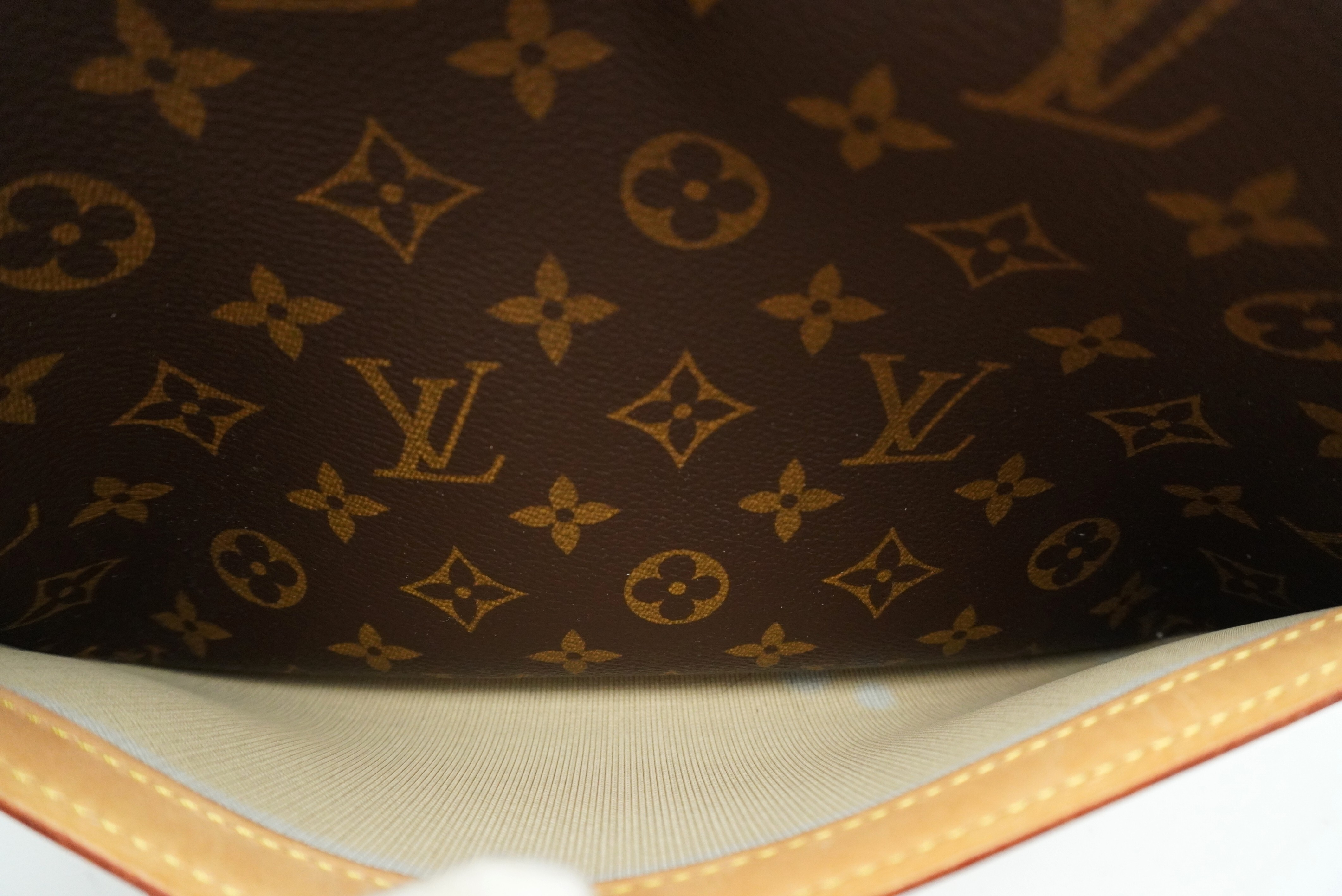 Monogram Reporter PM M45254 Shoulder Bag — view 15