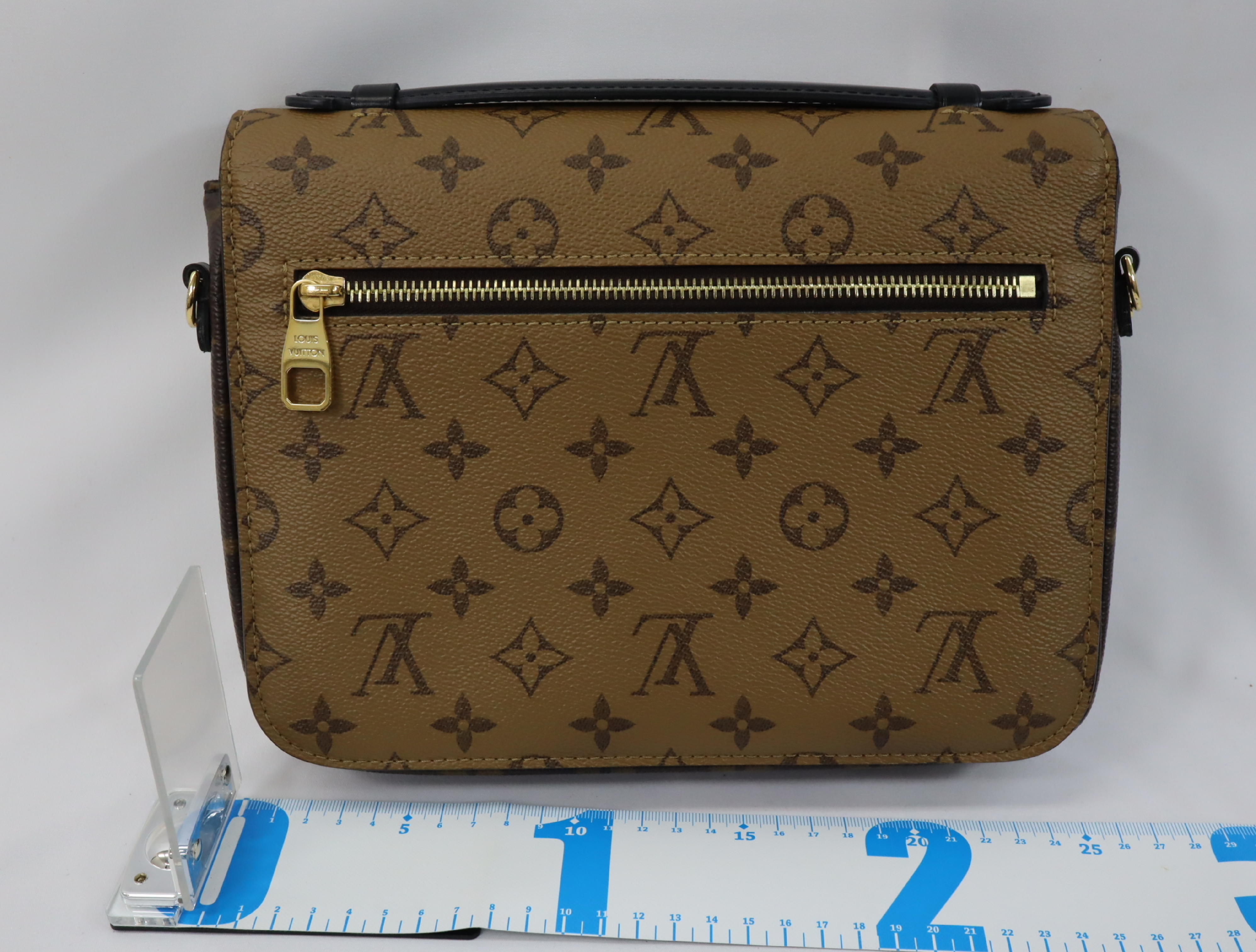 Monogram Reverse Pochette Metis MM M44876 Shoulder Bag (RFID detected) — view 2