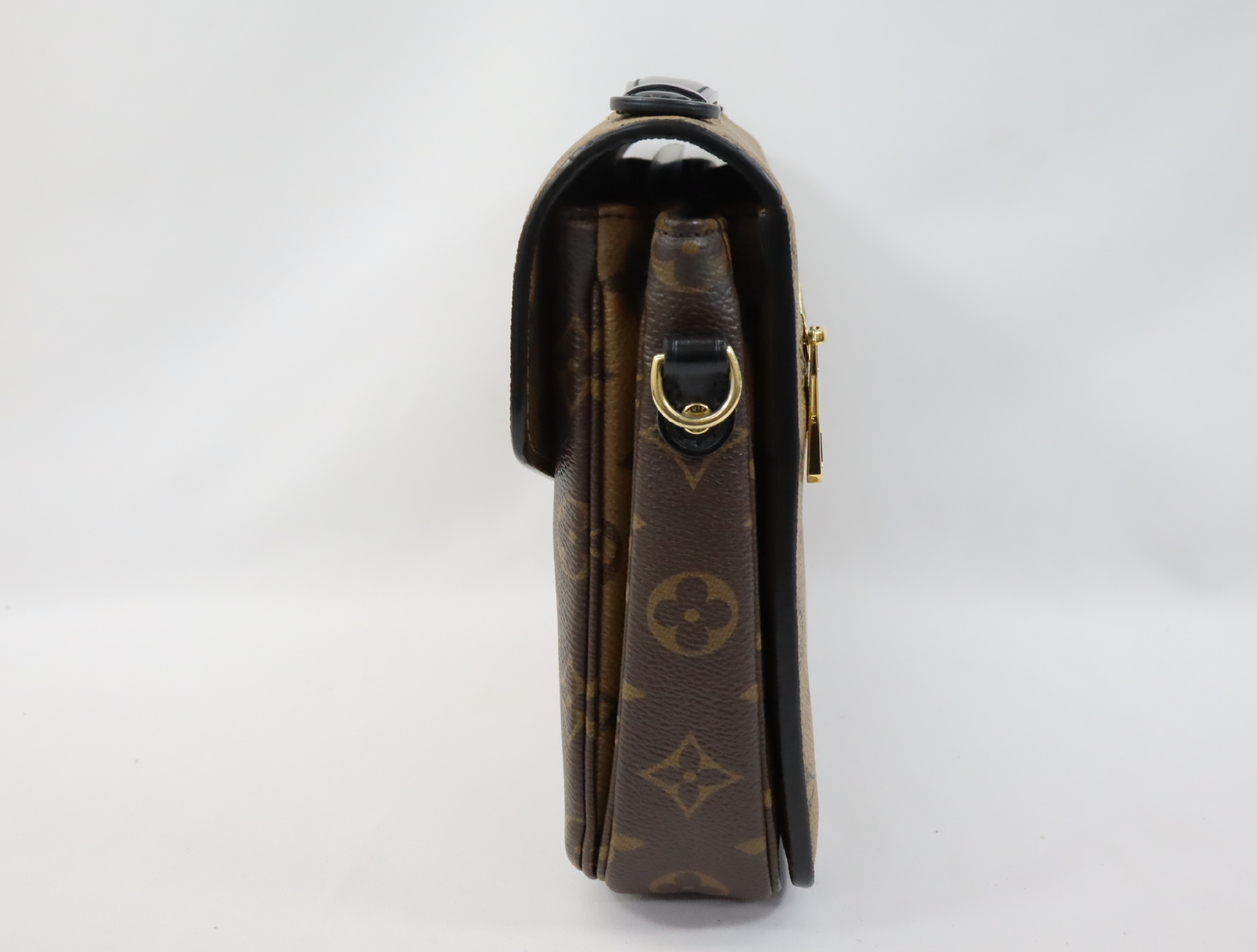 Monogram Reverse Pochette Metis MM M44876 Shoulder Bag (RFID detected) — view 3