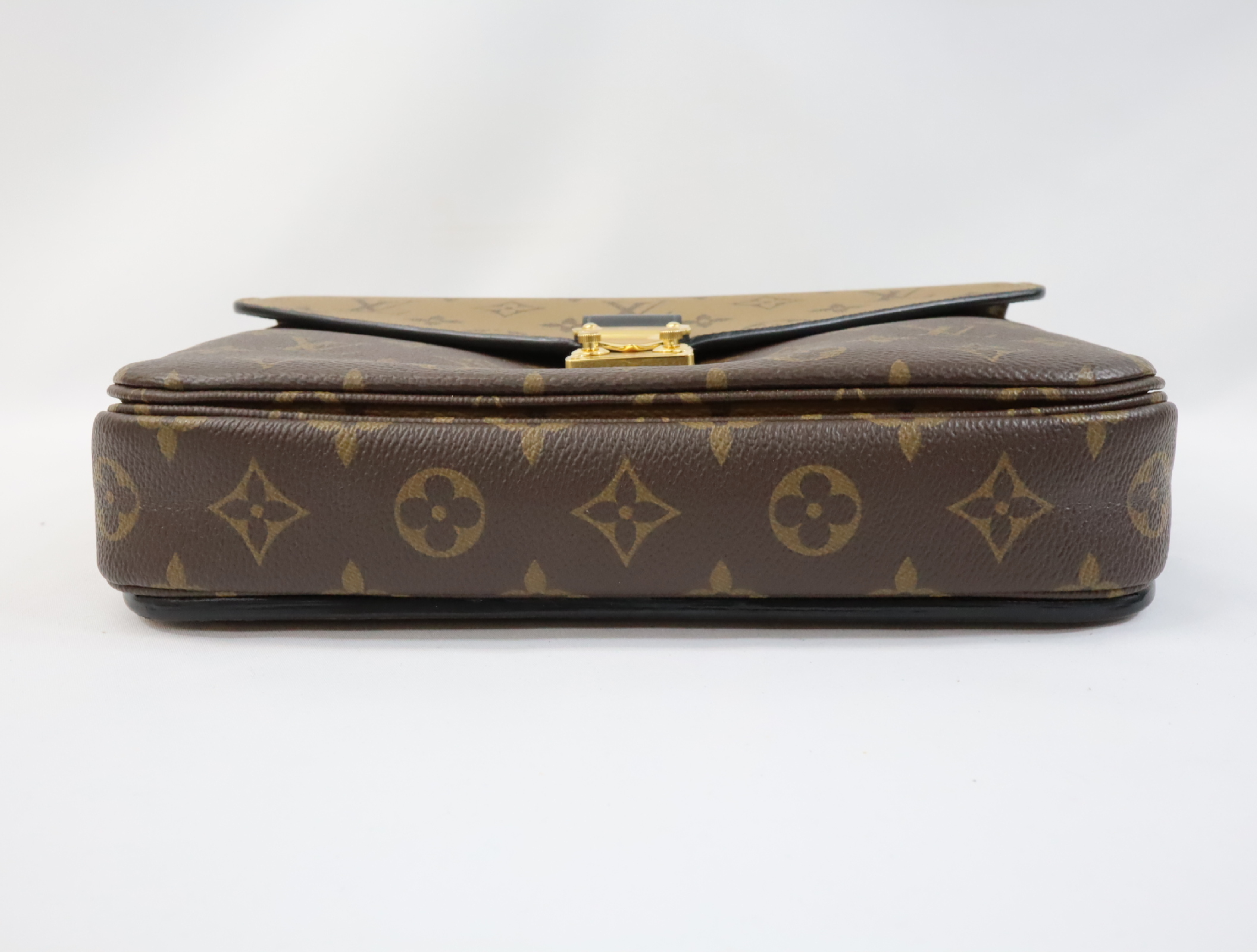 Monogram Reverse Pochette Metis MM M44876 Shoulder Bag (RFID detected) — view 5