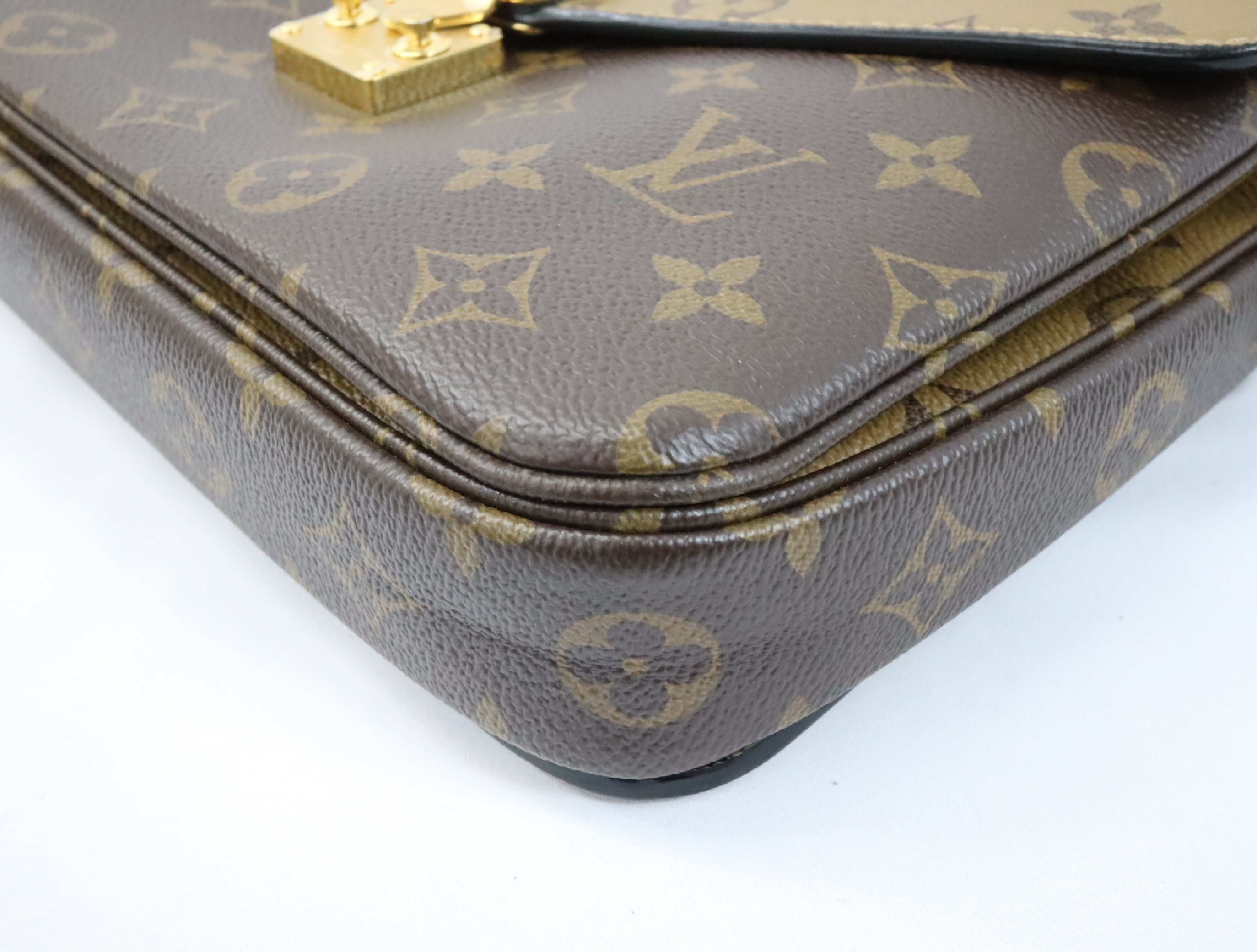Monogram Reverse Pochette Metis MM M44876 Shoulder Bag (RFID detected) — view 6