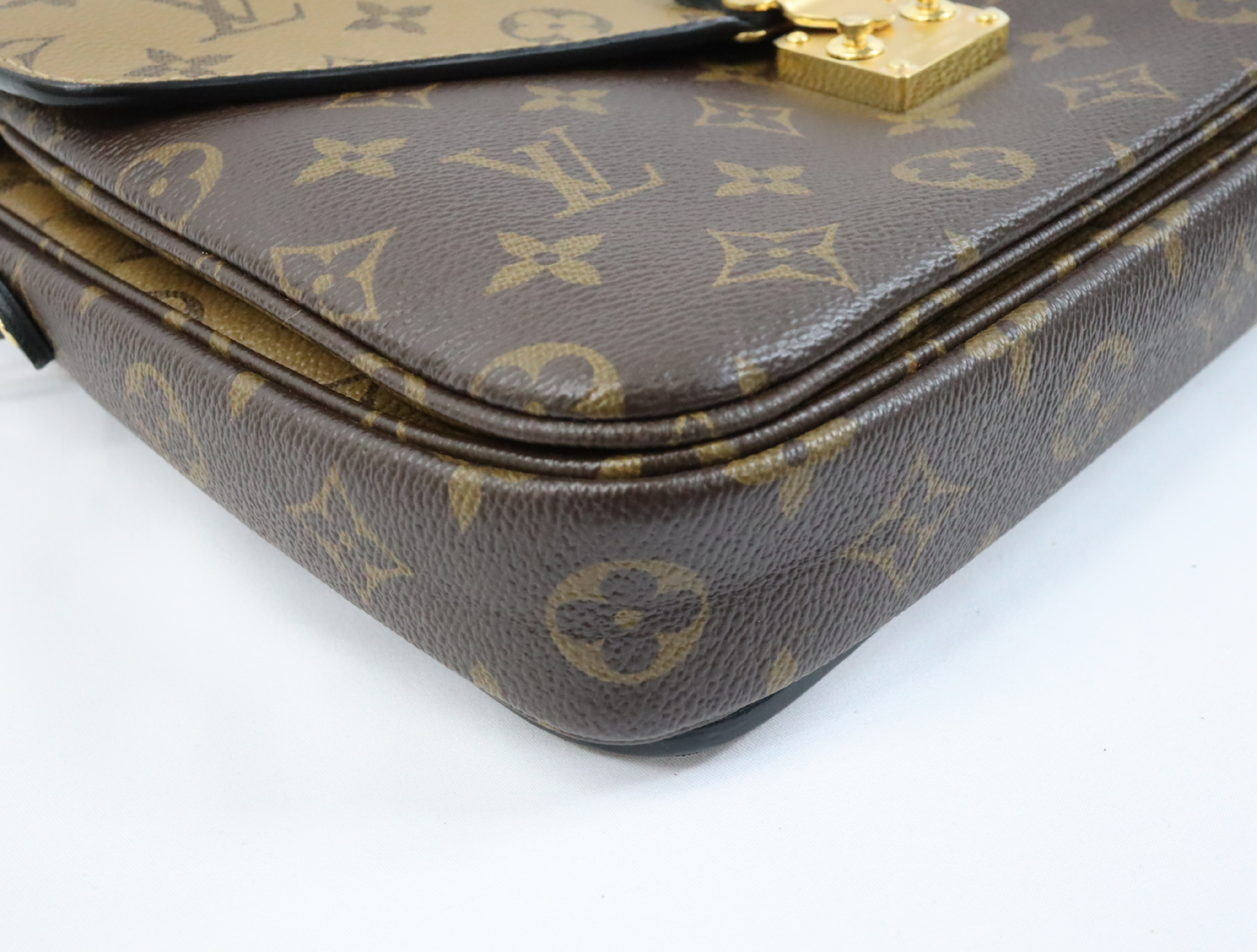 Monogram Reverse Pochette Metis MM M44876 Shoulder Bag (RFID detected) — view 7