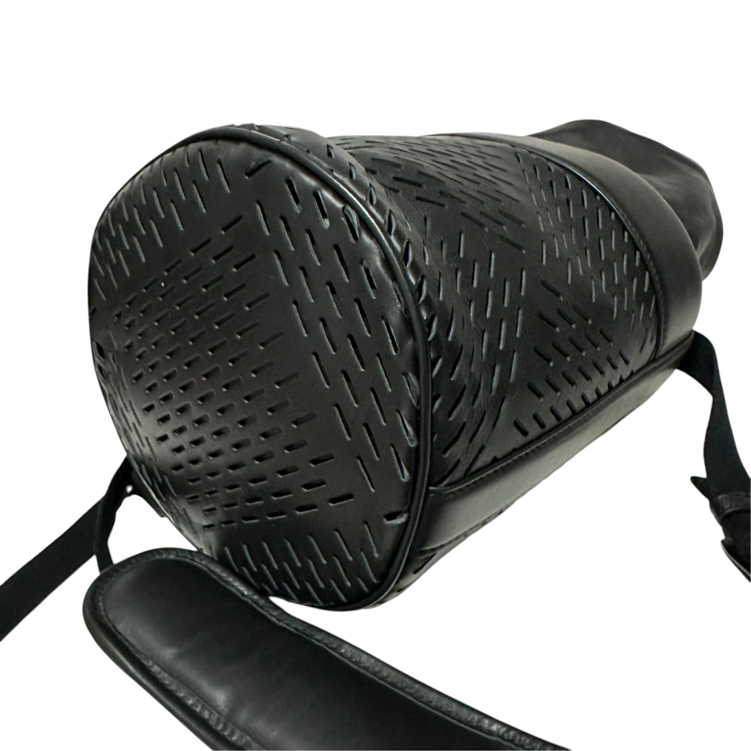 Shoulder bag, perforated paper, drawstring bucket bag — view 6