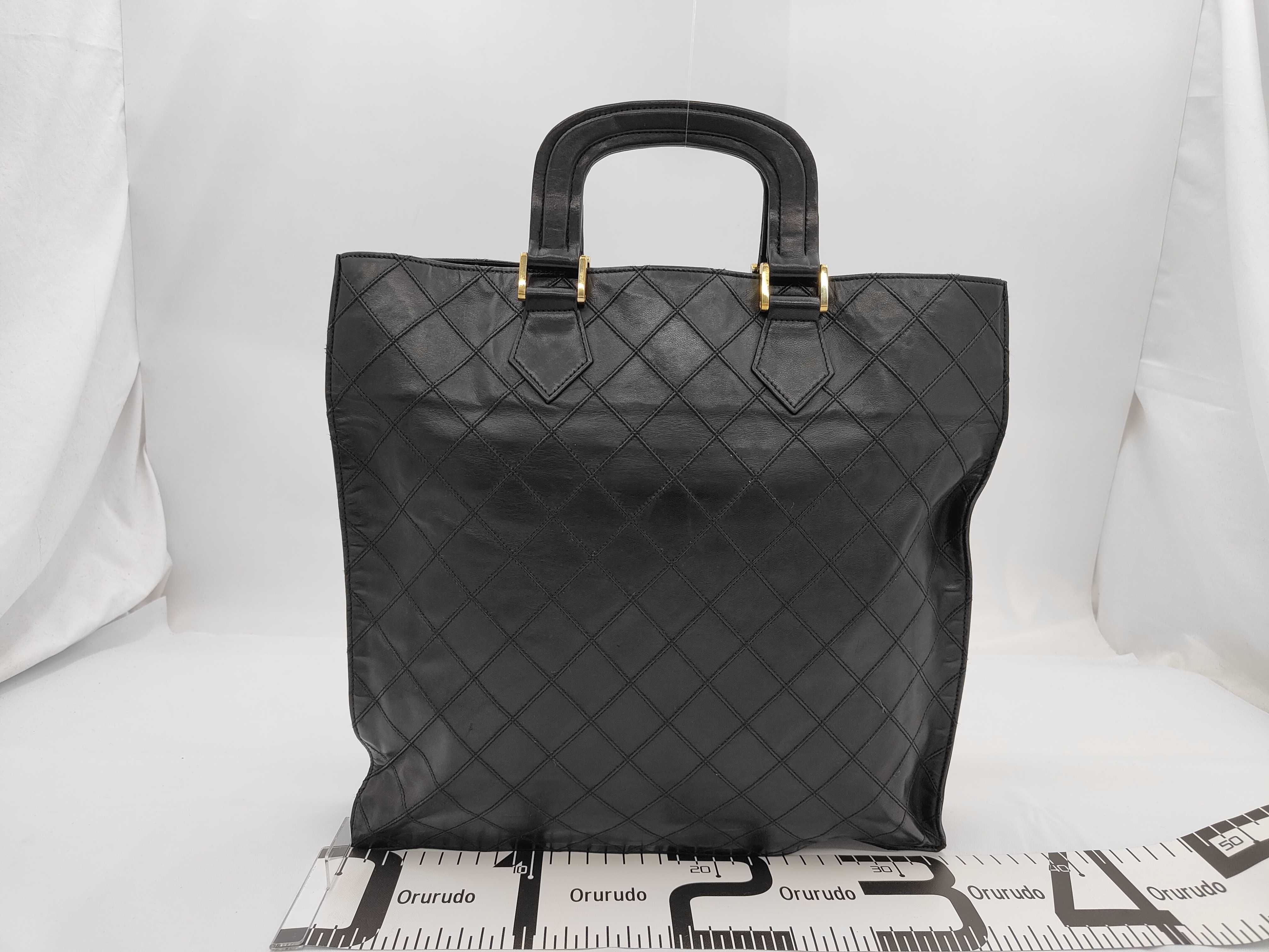 Matelassé Coco Mark Hand Tote Bag (with seal and card) — view 2