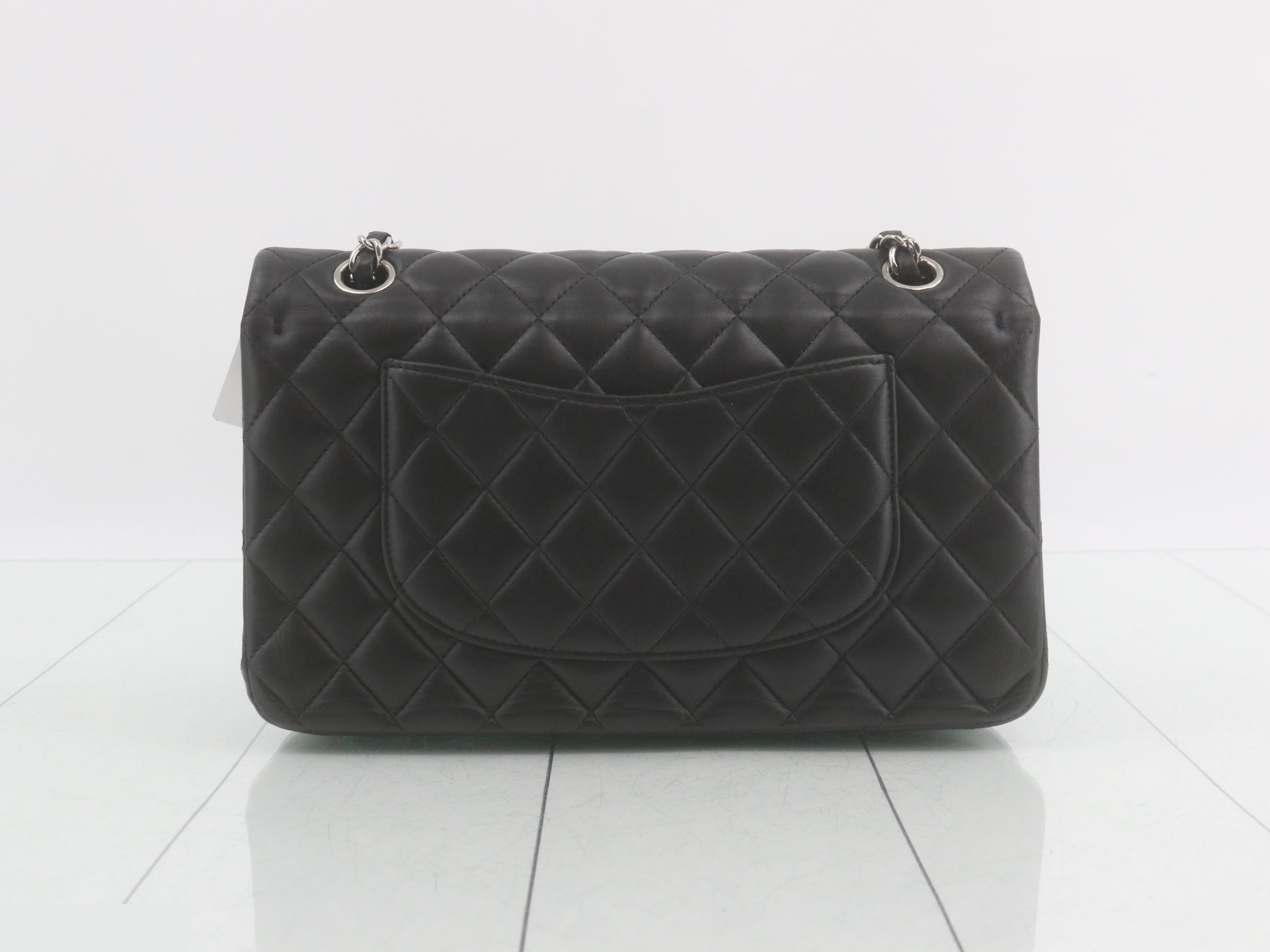 Matelassé 25 Leather Double Flap Double Chain Shoulder Bag — view 2