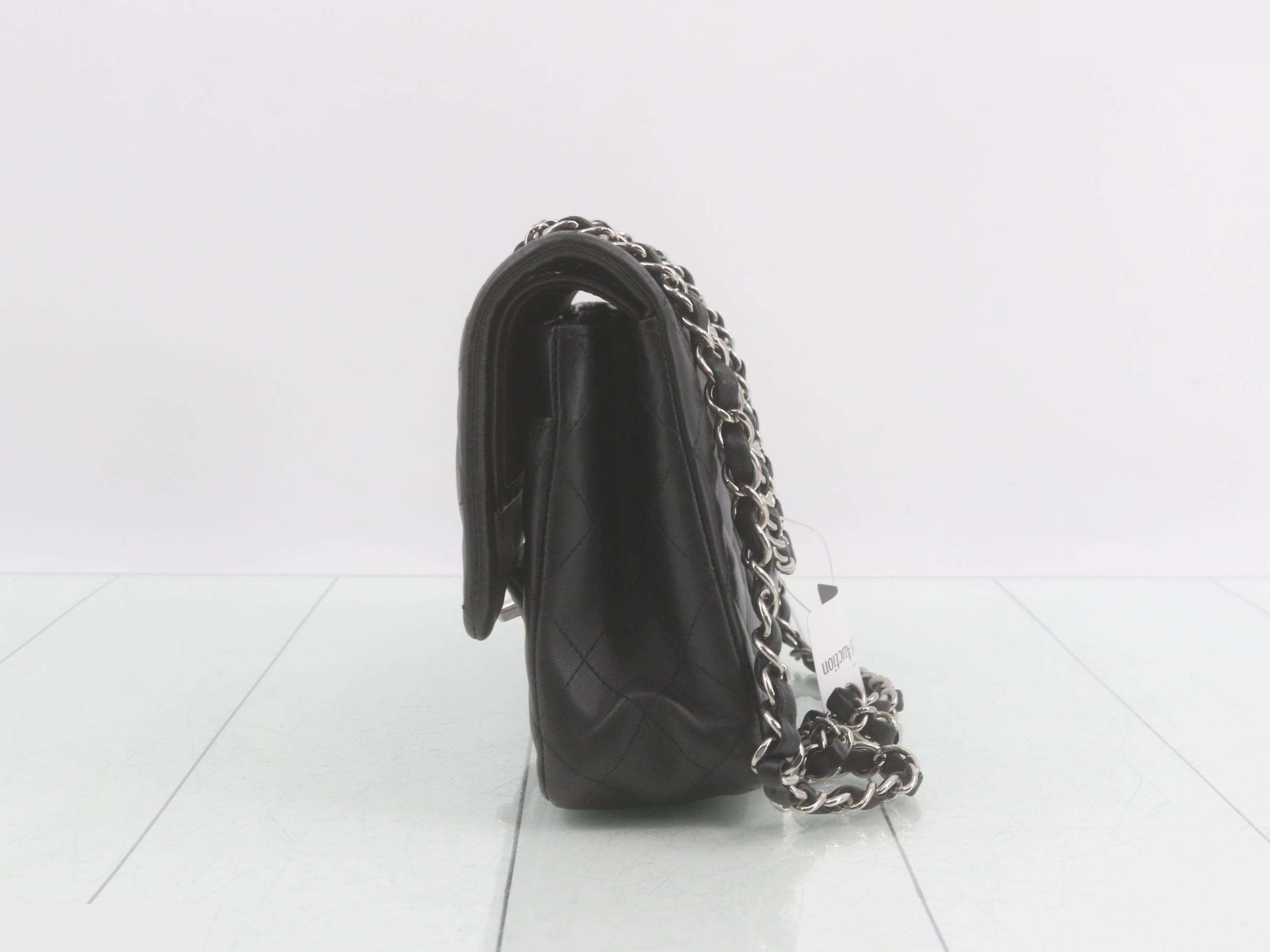 Matelassé 25 Leather Double Flap Double Chain Shoulder Bag — view 3