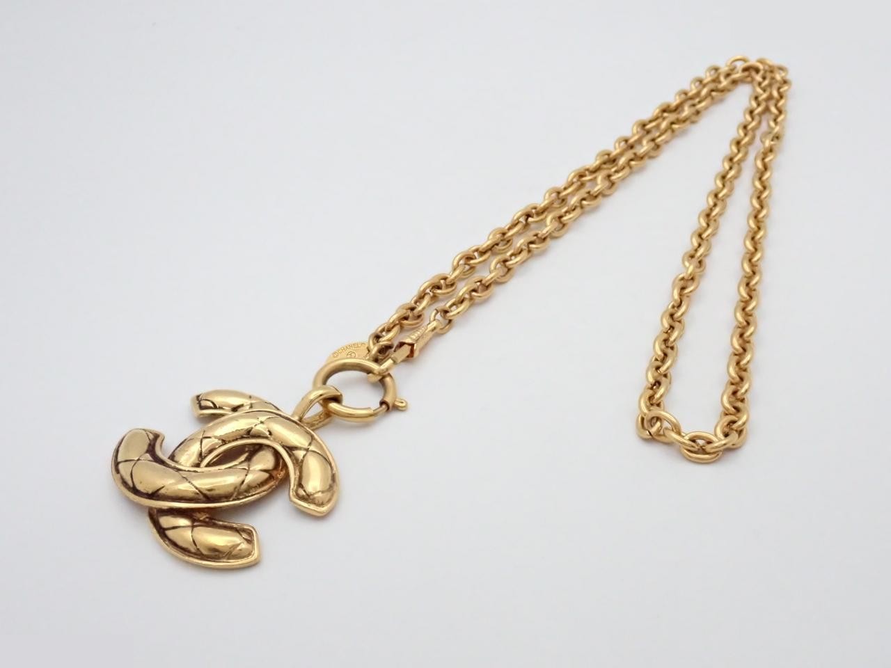 Coco Mark Vintage Classic (Precious Metal) Necklace/Pendant — view 3