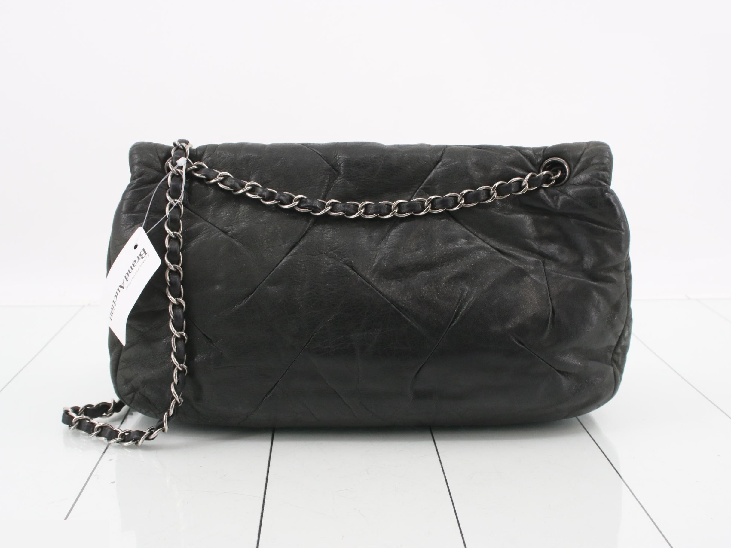 Chain shoulder bag with flap — view 2