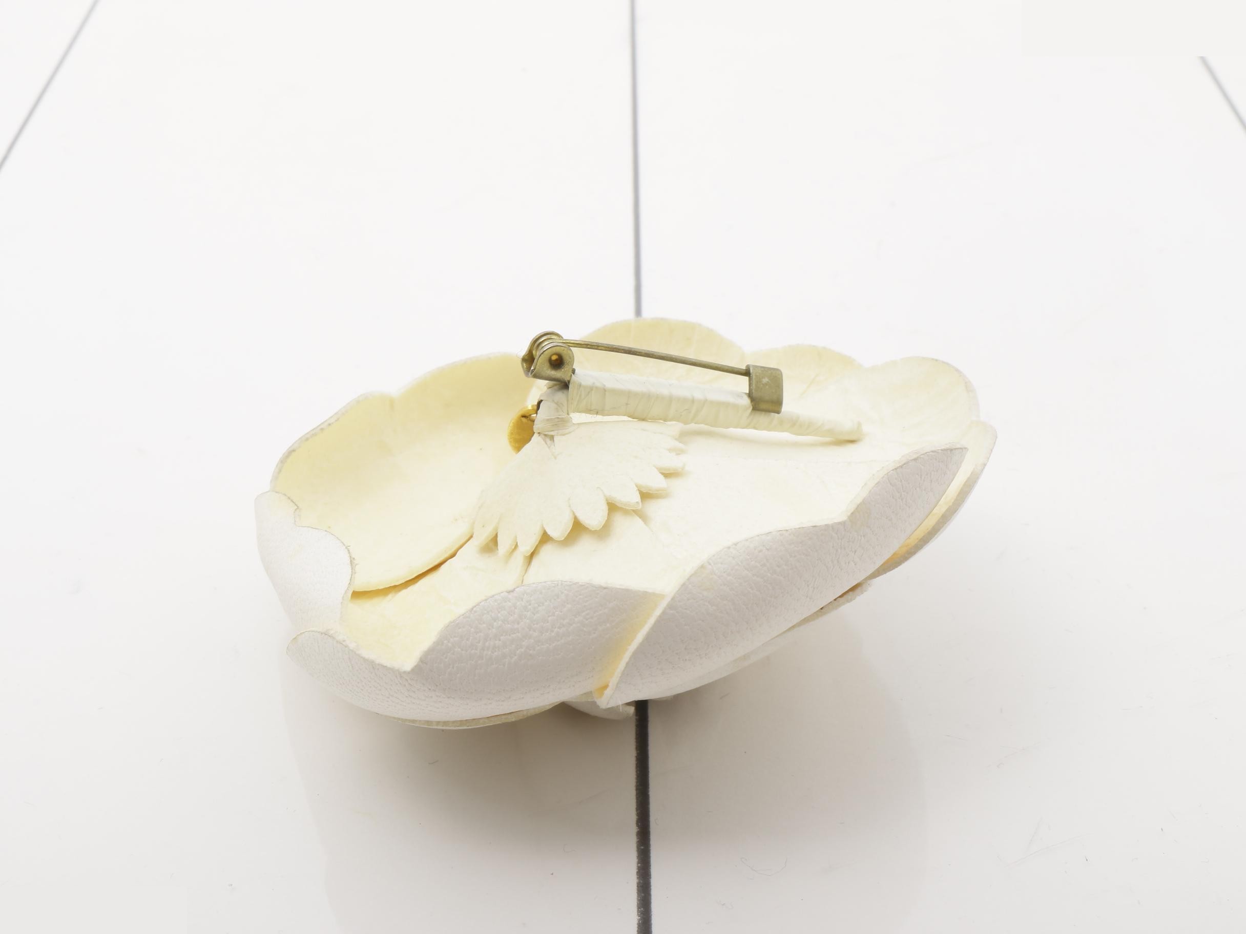 brooch/corsage — view 2