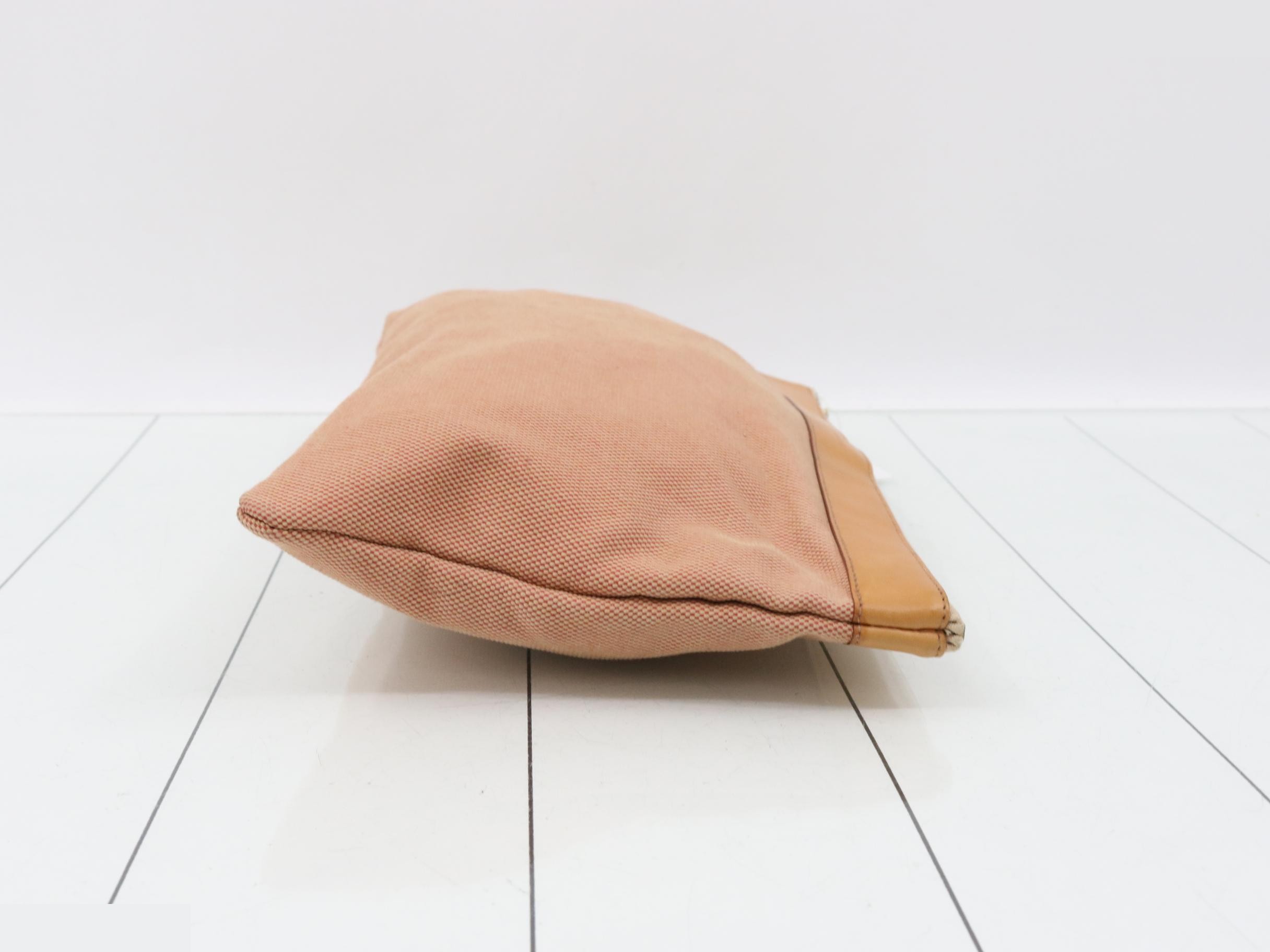 pouch — view 3