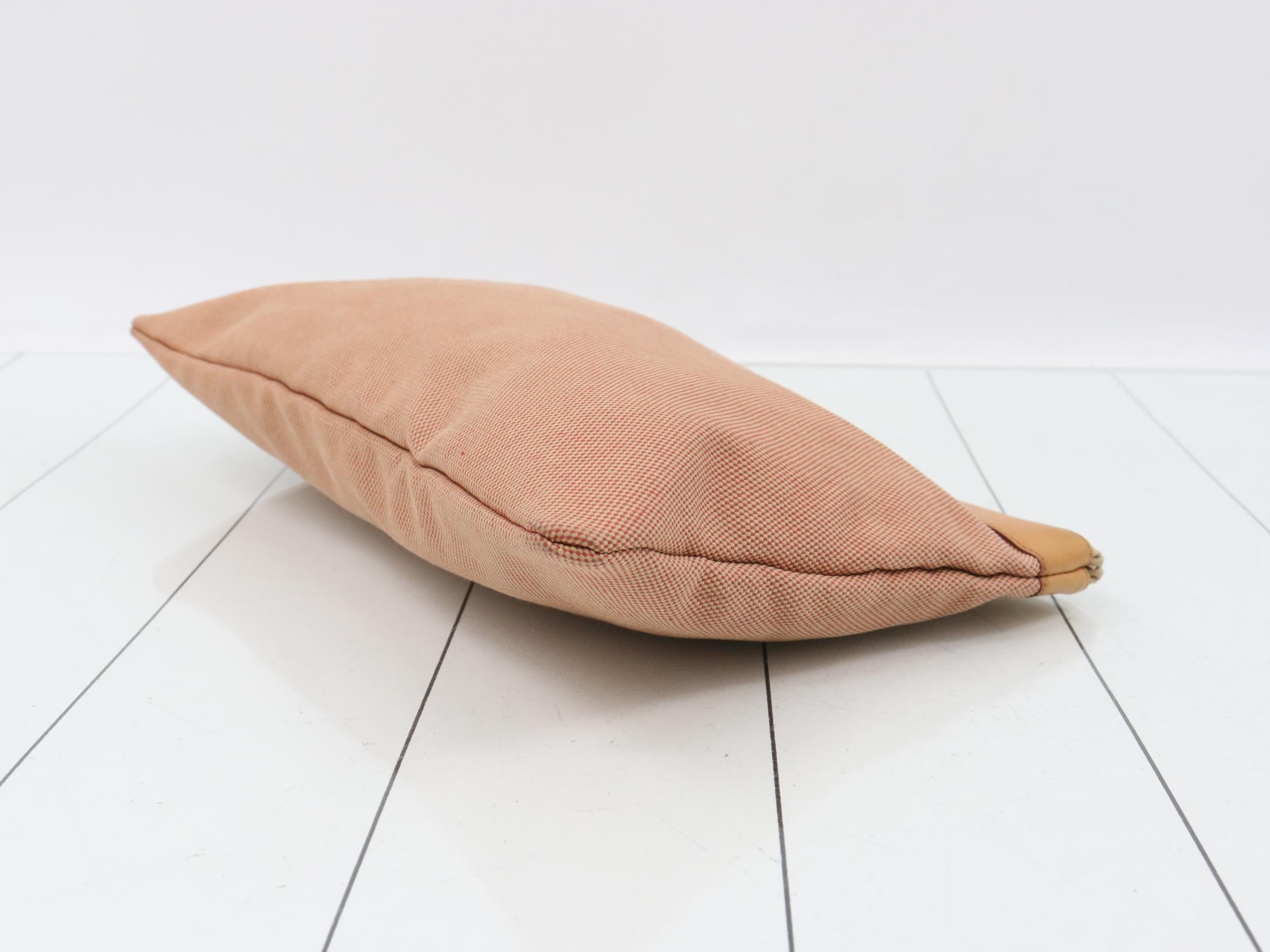 pouch — view 6