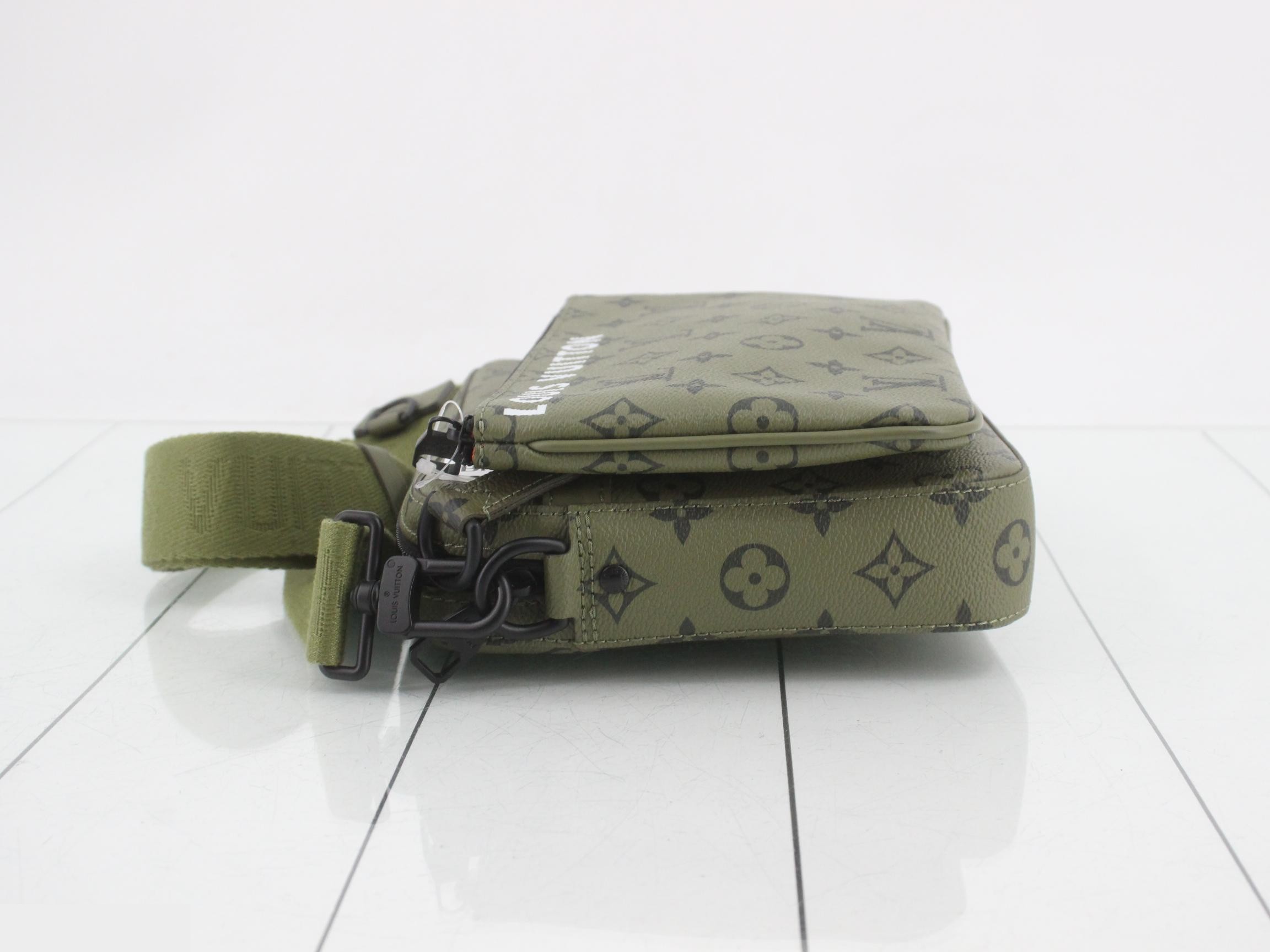 M23783 Trio Messenger Shoulder Bag — view 4