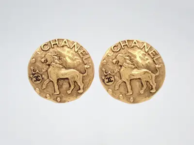 23. Earrings