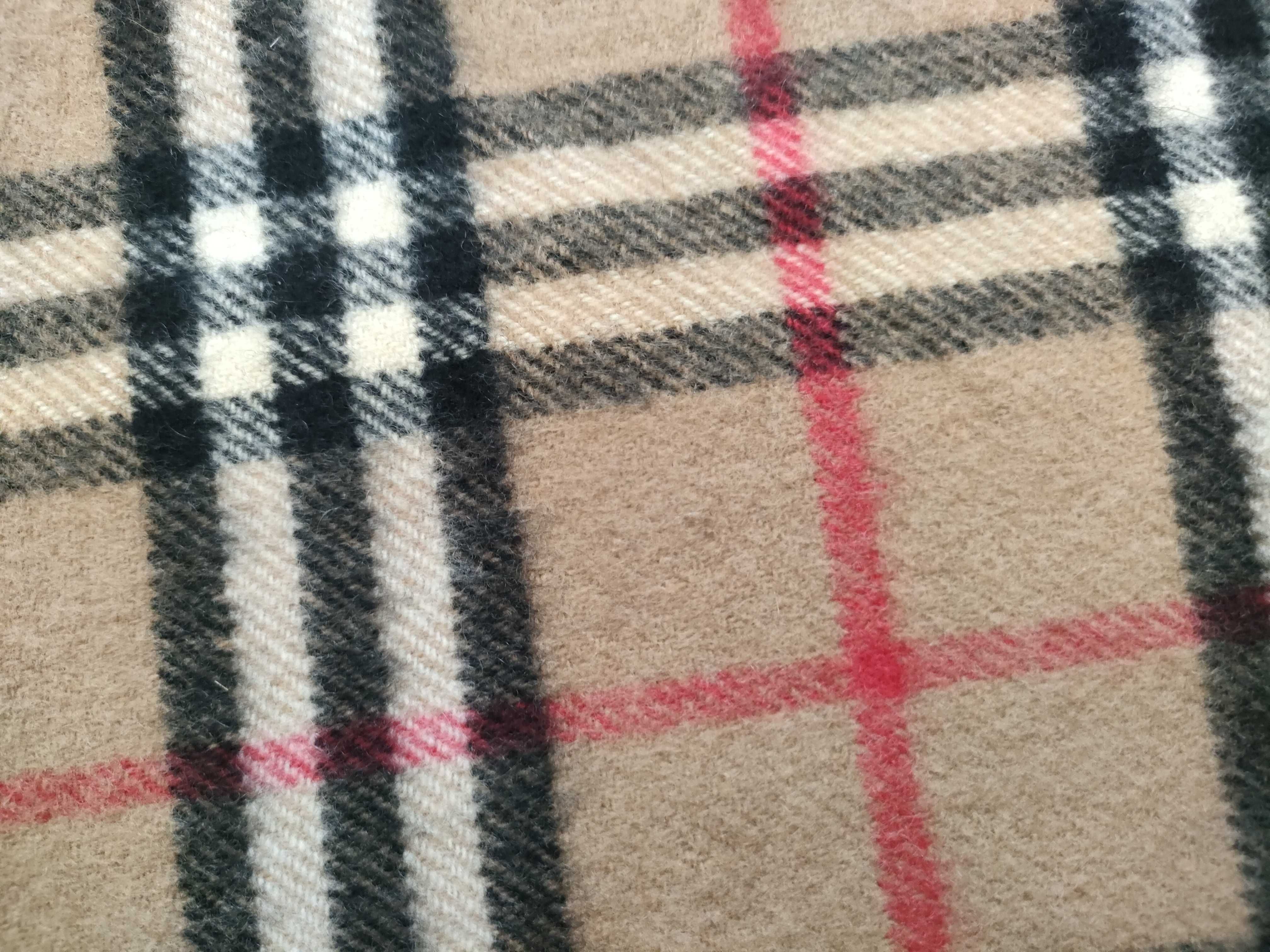 100% Cashmere Scarf, Nova Check Pattern, and other accessories. — view 8