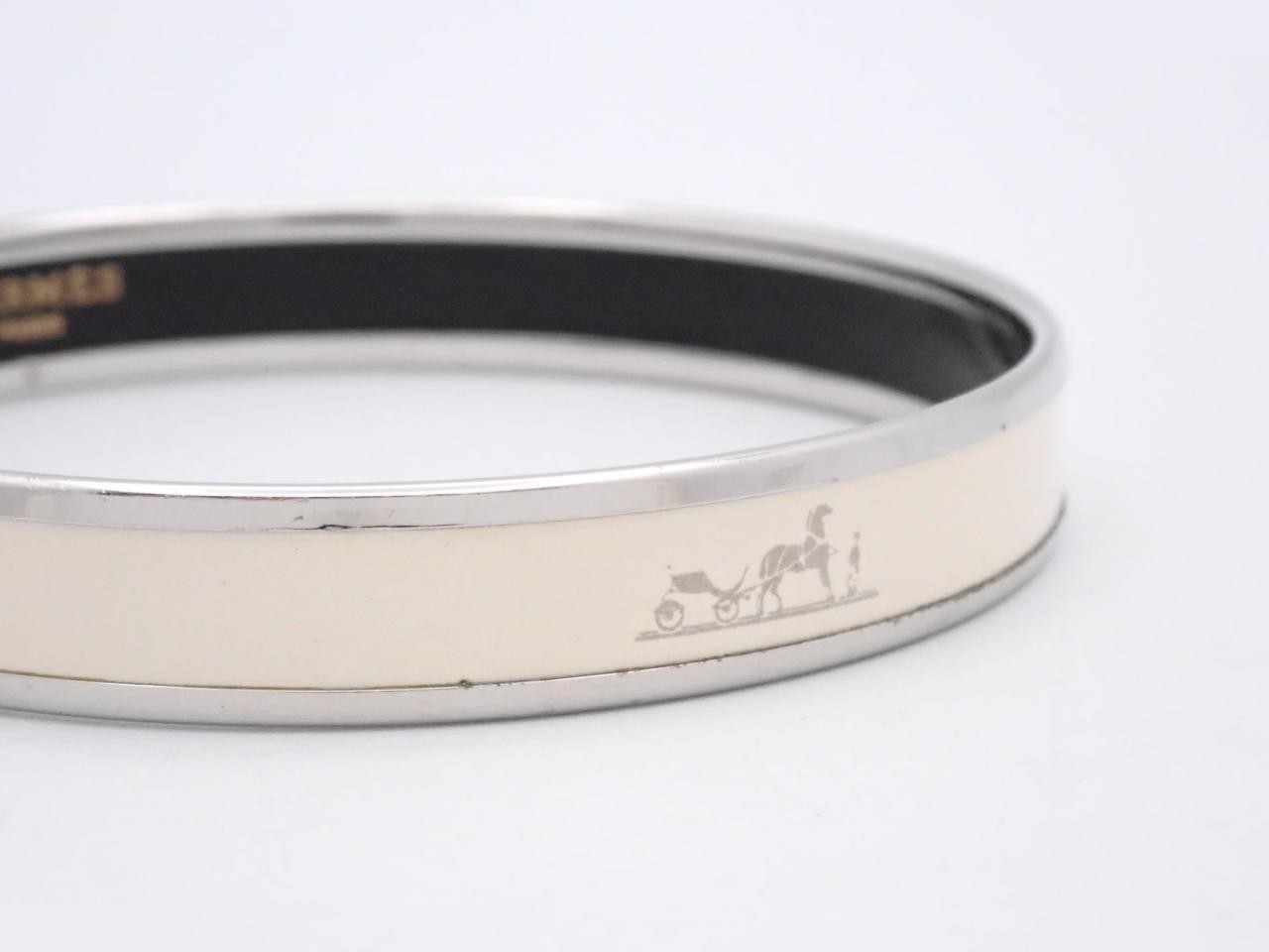 Enamel bangle, wrist circumference approximately 20cm — view 3