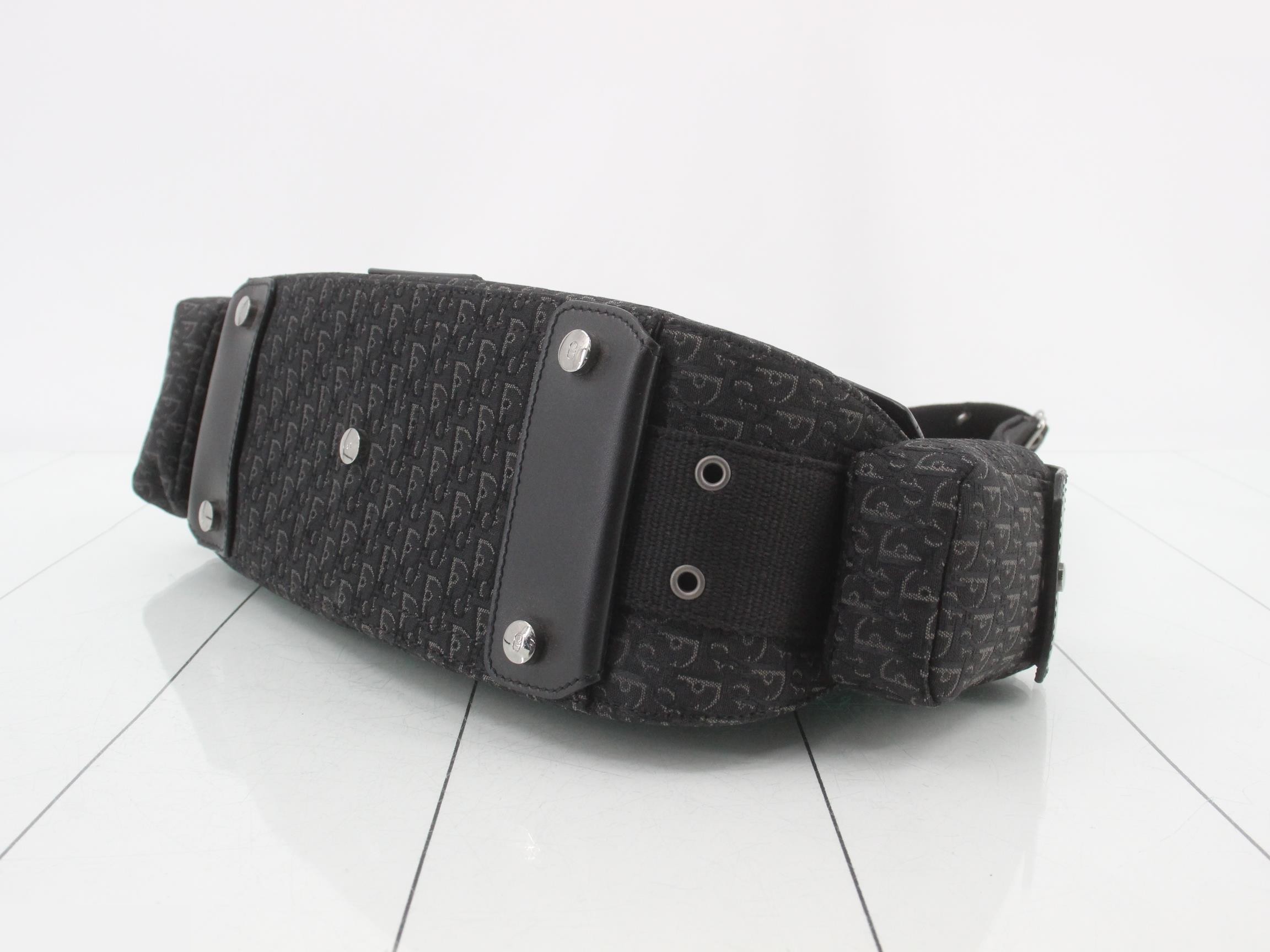 Trotter (Bag) Street Chic Shoulder Bag — view 6