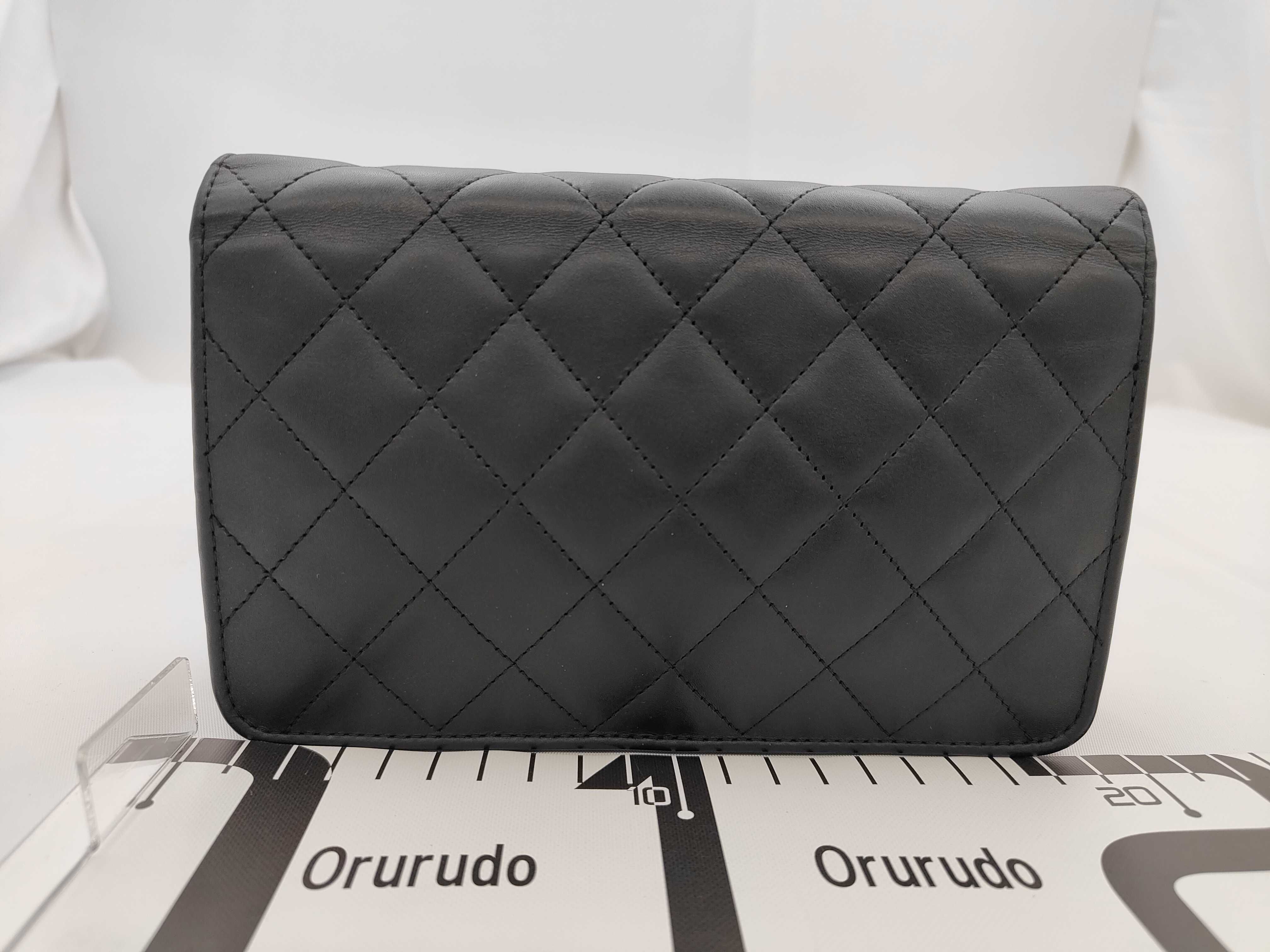 Cambon Line Chain Wallet (with seal) Shoulder Bag — view 2