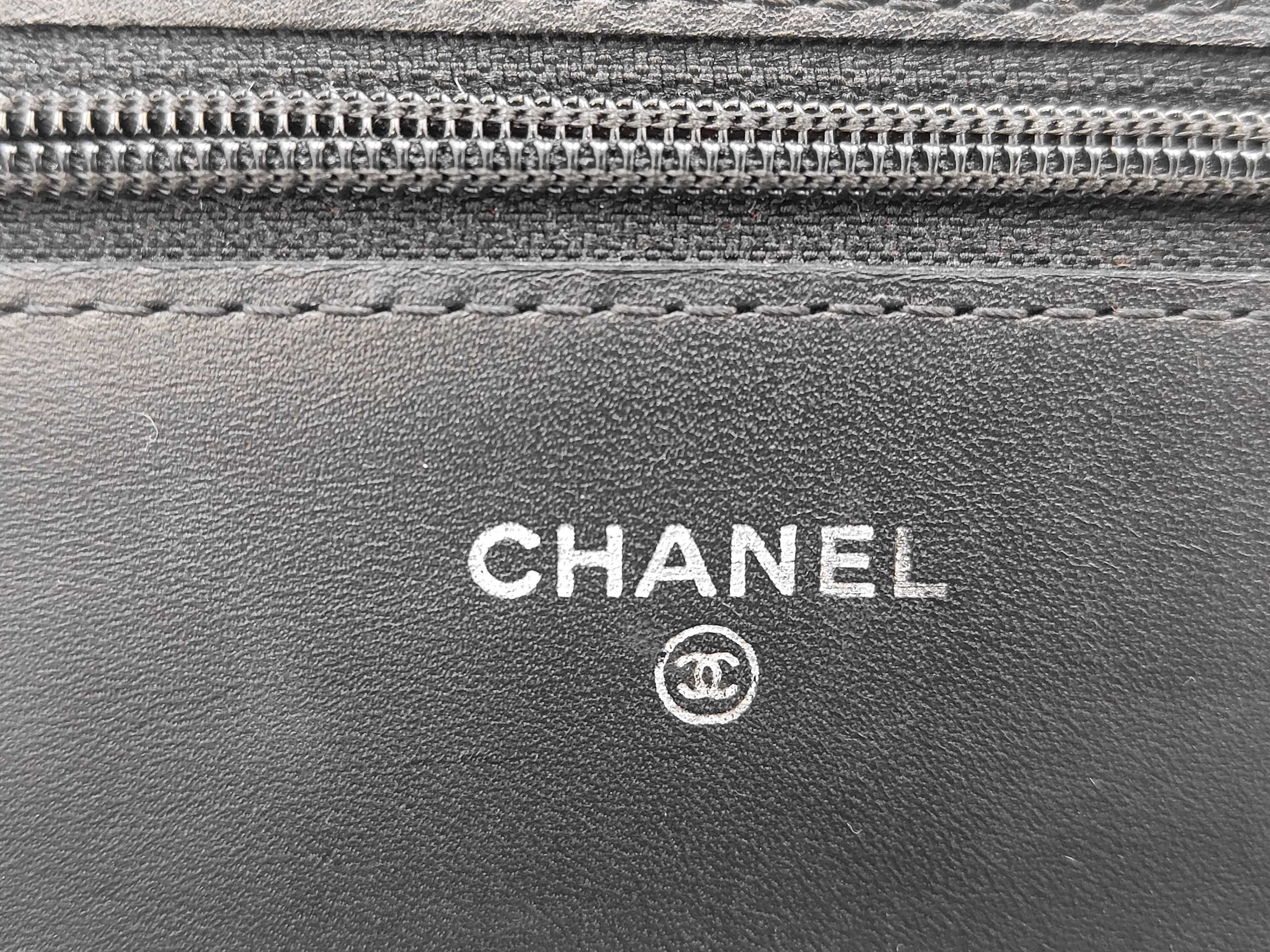 Cambon Line Chain Wallet (with seal) Shoulder Bag — view 11