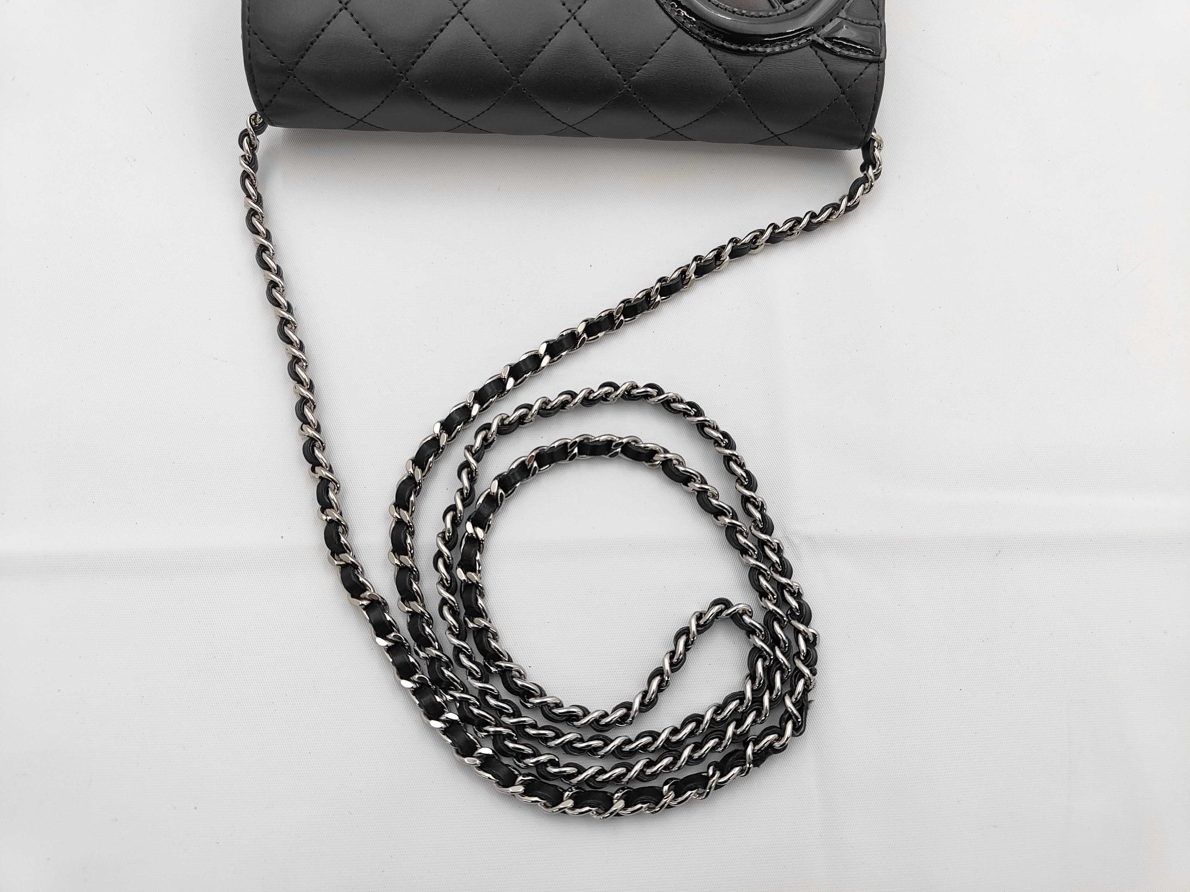 Cambon Line Chain Wallet (with seal) Shoulder Bag — view 3