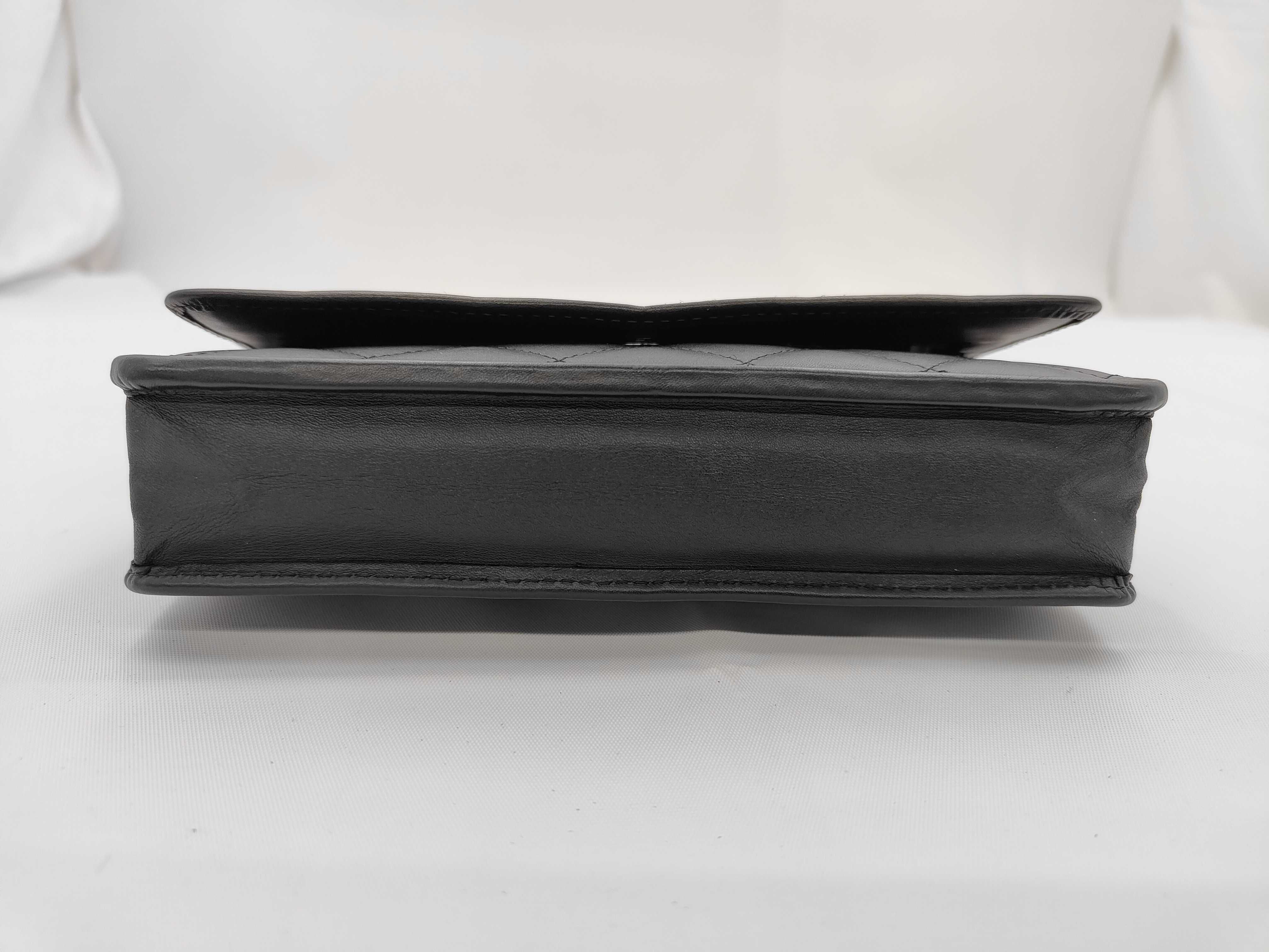 Cambon Line Chain Wallet (with seal) Shoulder Bag — view 5