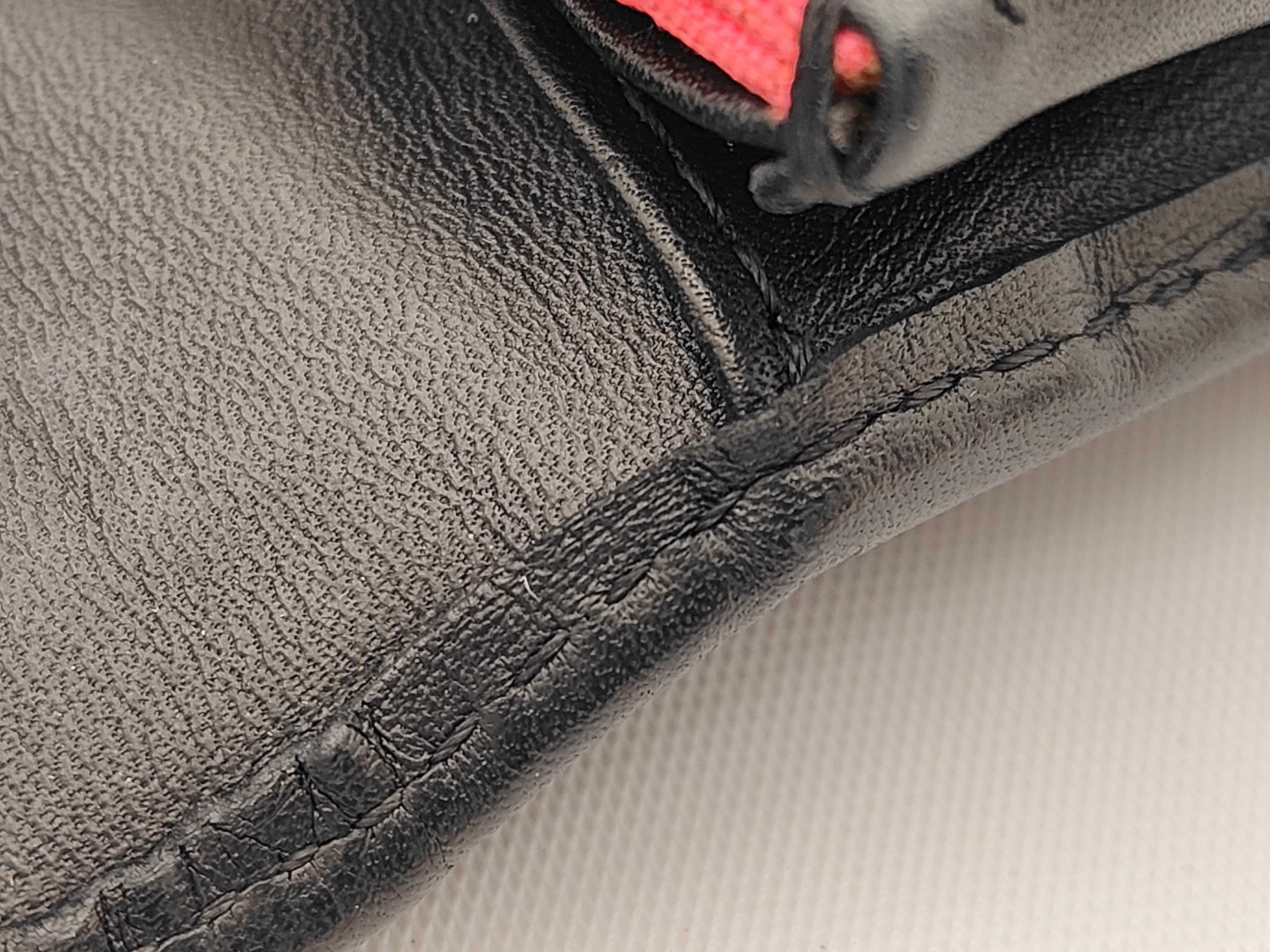 Cambon Line Chain Wallet (with seal) Shoulder Bag — view 8