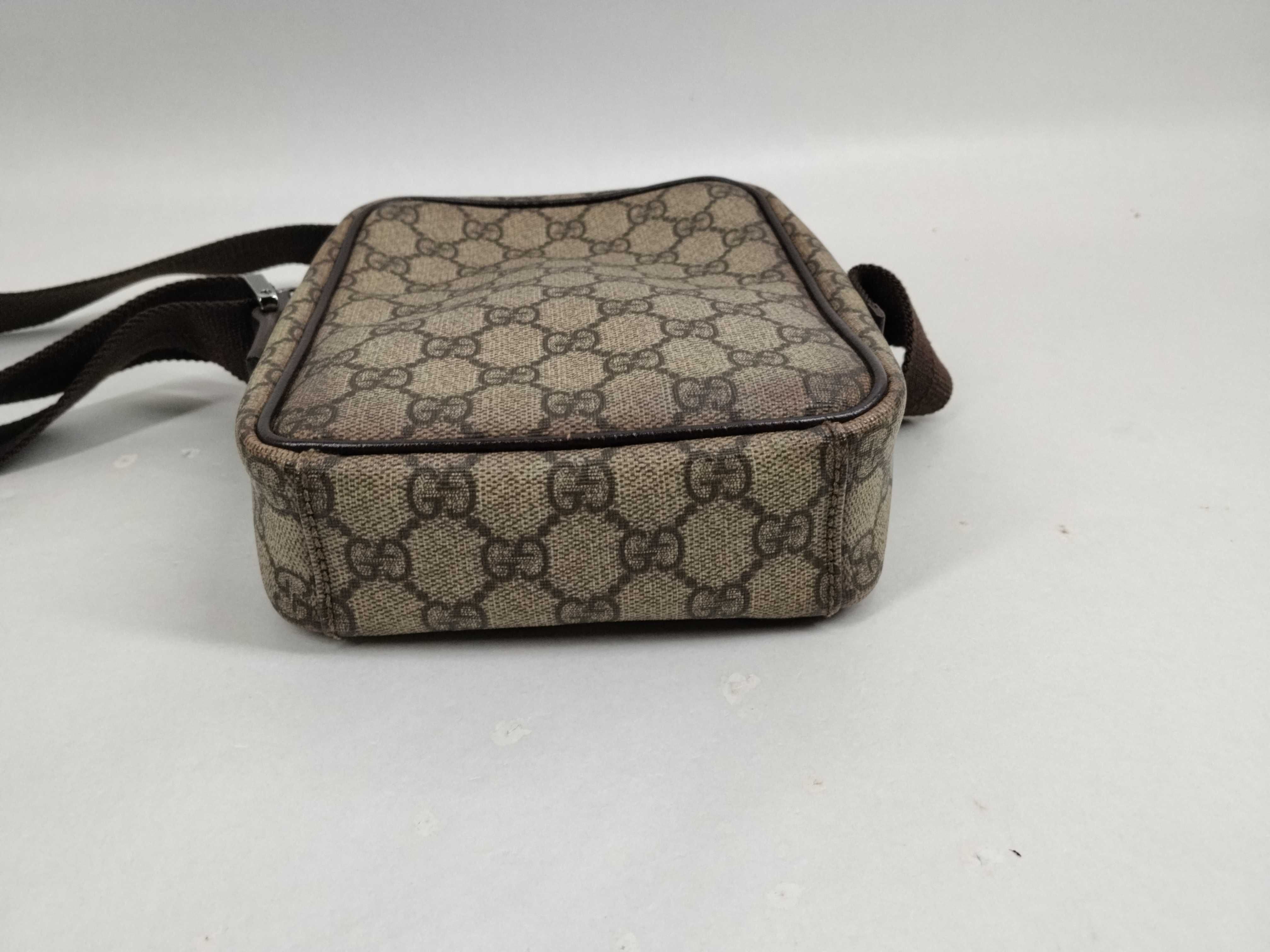 GG Supreme Shoulder Bag (GG 122754) — view 3