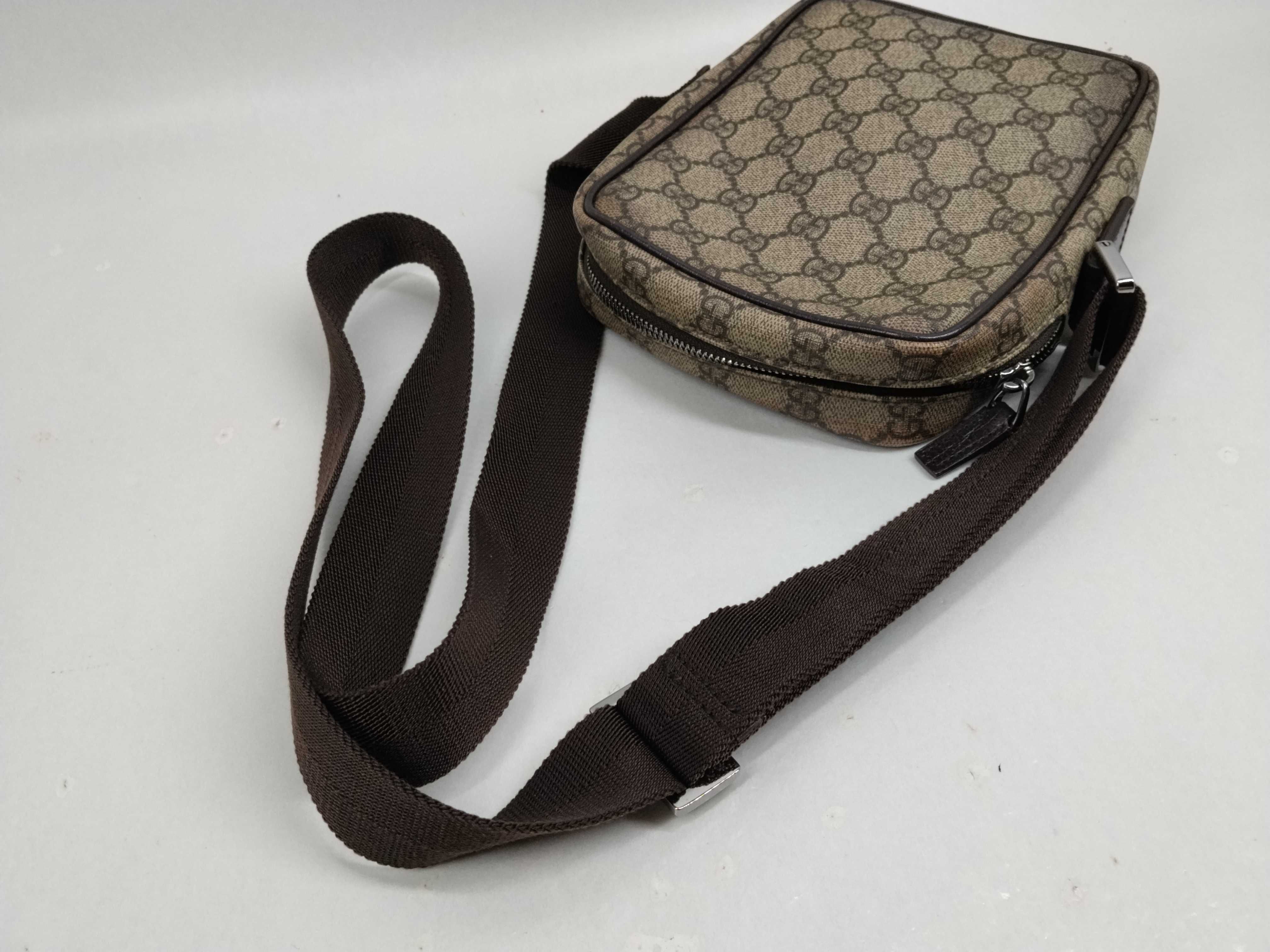 GG Supreme Shoulder Bag (GG 122754) — view 7