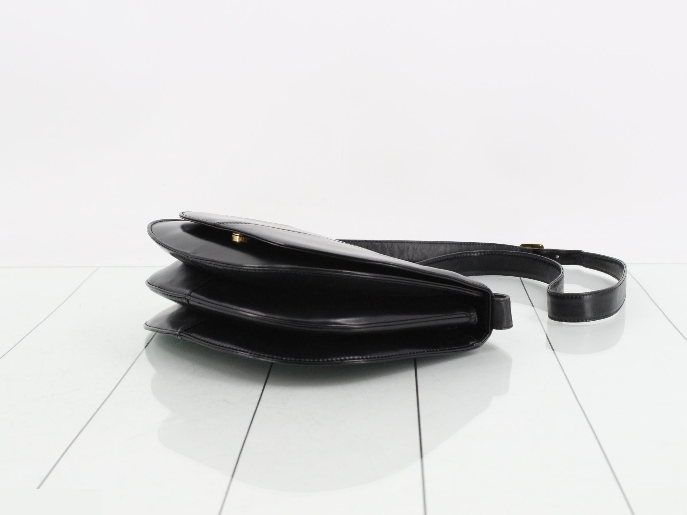 Anagram Leather Shoulder Bag — view 6