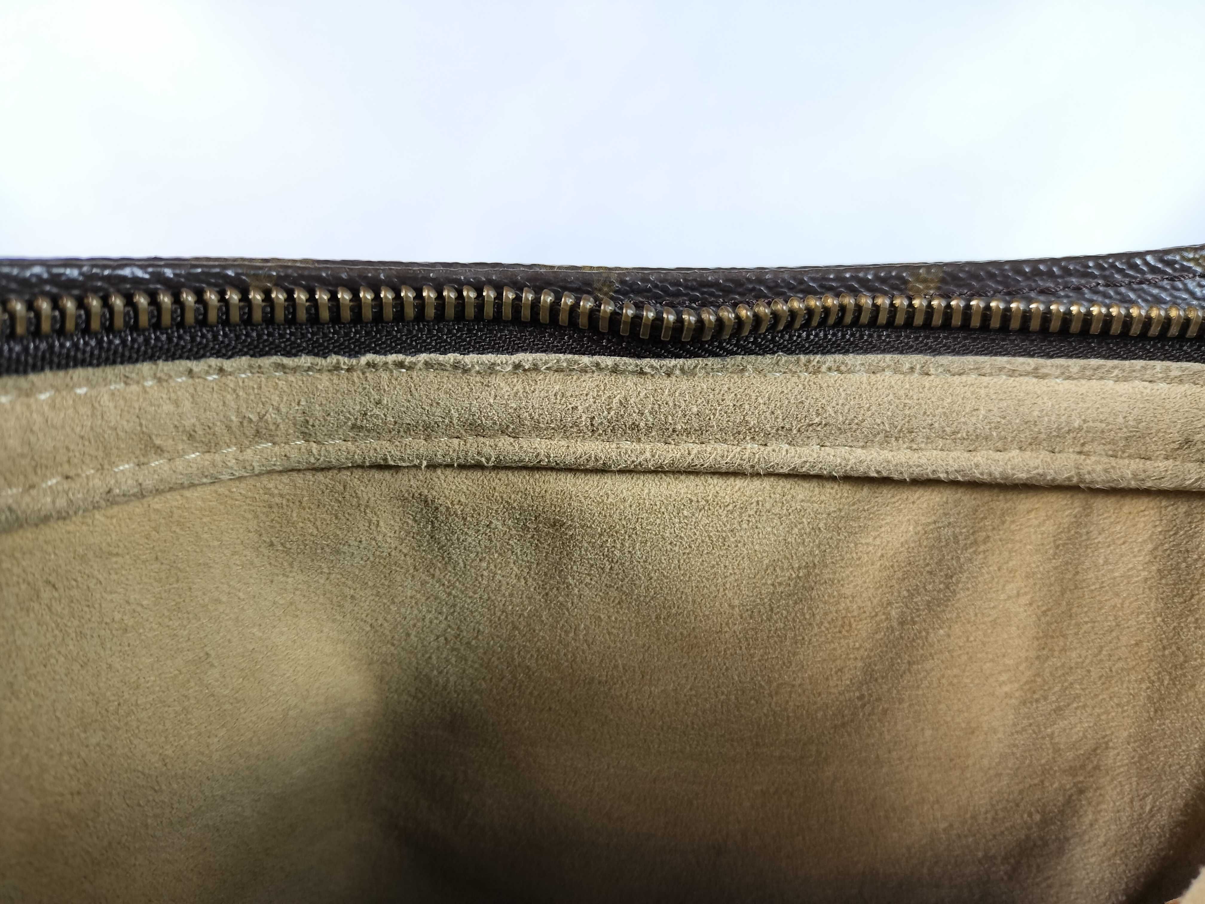 Monogram Louis Vuitton Looping GM Handbag — view 9
