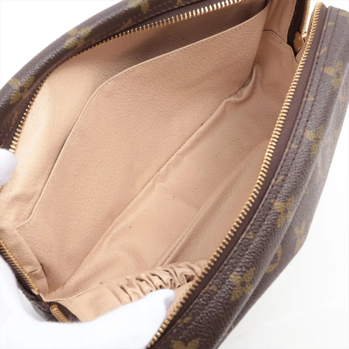 Monogram Trousses Toilette 23 M47524, serial number unknown, brown pouch — view 3