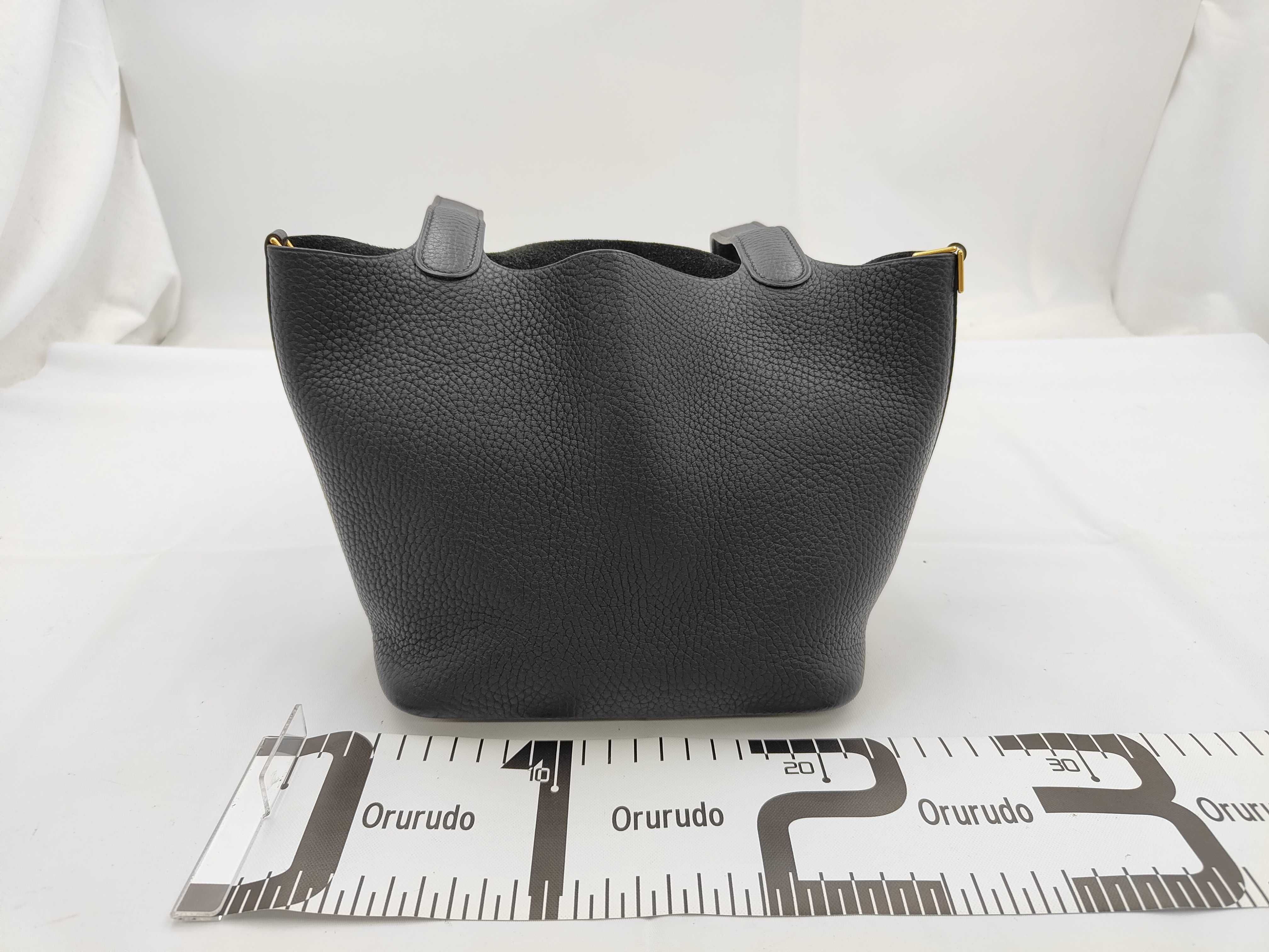 Picotin Lock 18 PM Taurillon Clemence Leather, Black with Gold Hardware, Model C: 2018, Handbag — view 2