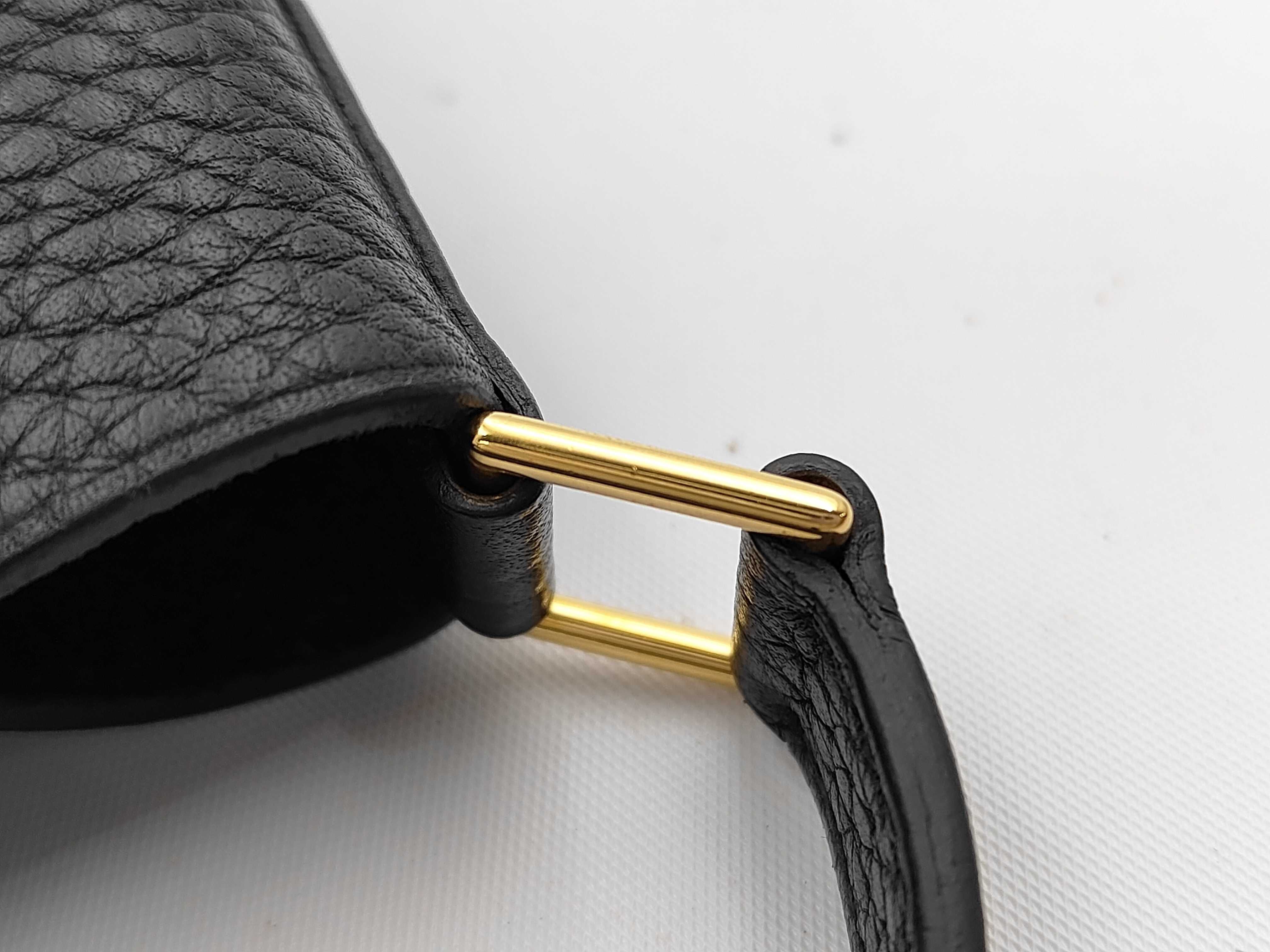 Picotin Lock 18 PM Taurillon Clemence Leather, Black with Gold Hardware, Model C: 2018, Handbag — view 12