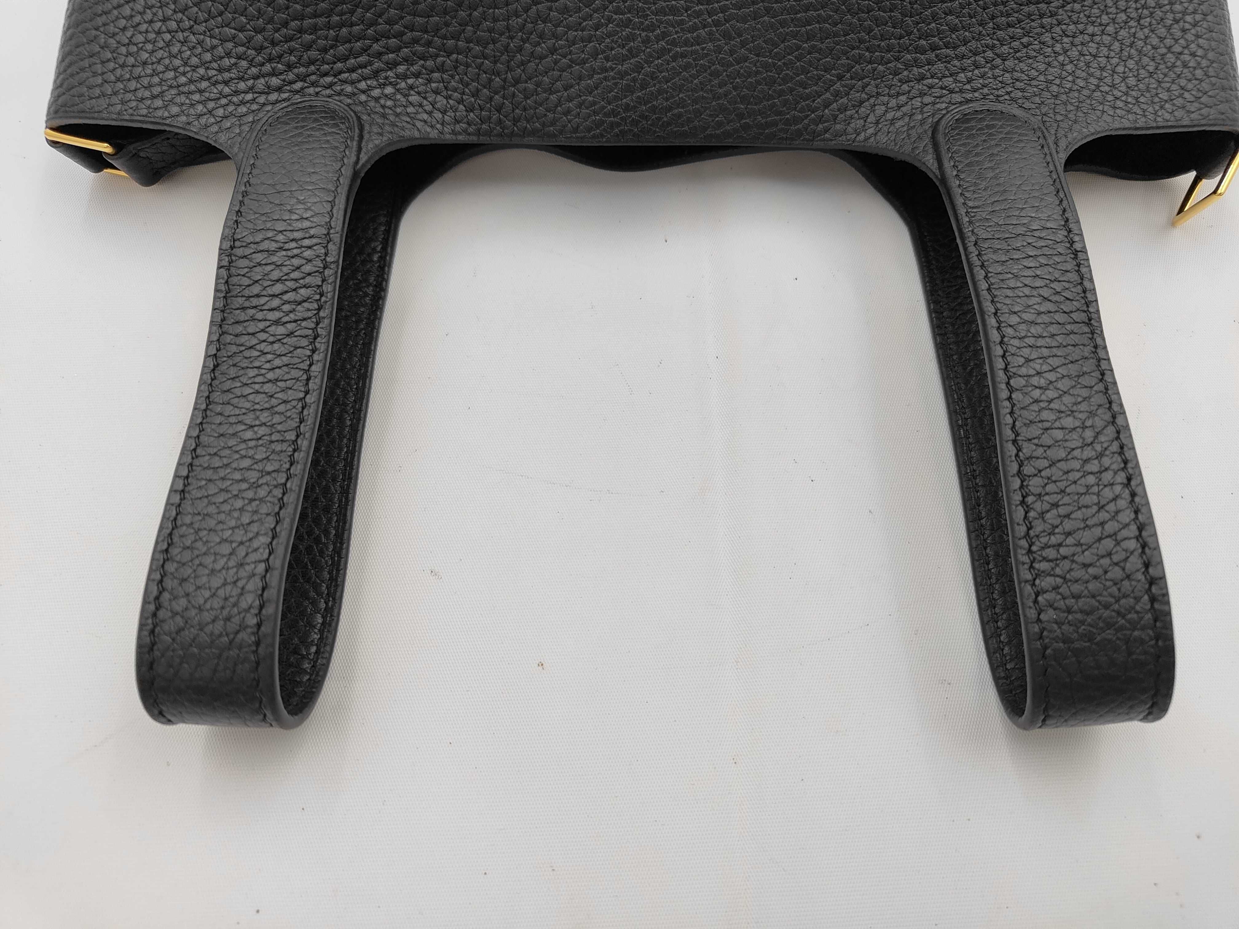 Picotin Lock 18 PM Taurillon Clemence Leather, Black with Gold Hardware, Model C: 2018, Handbag — view 3