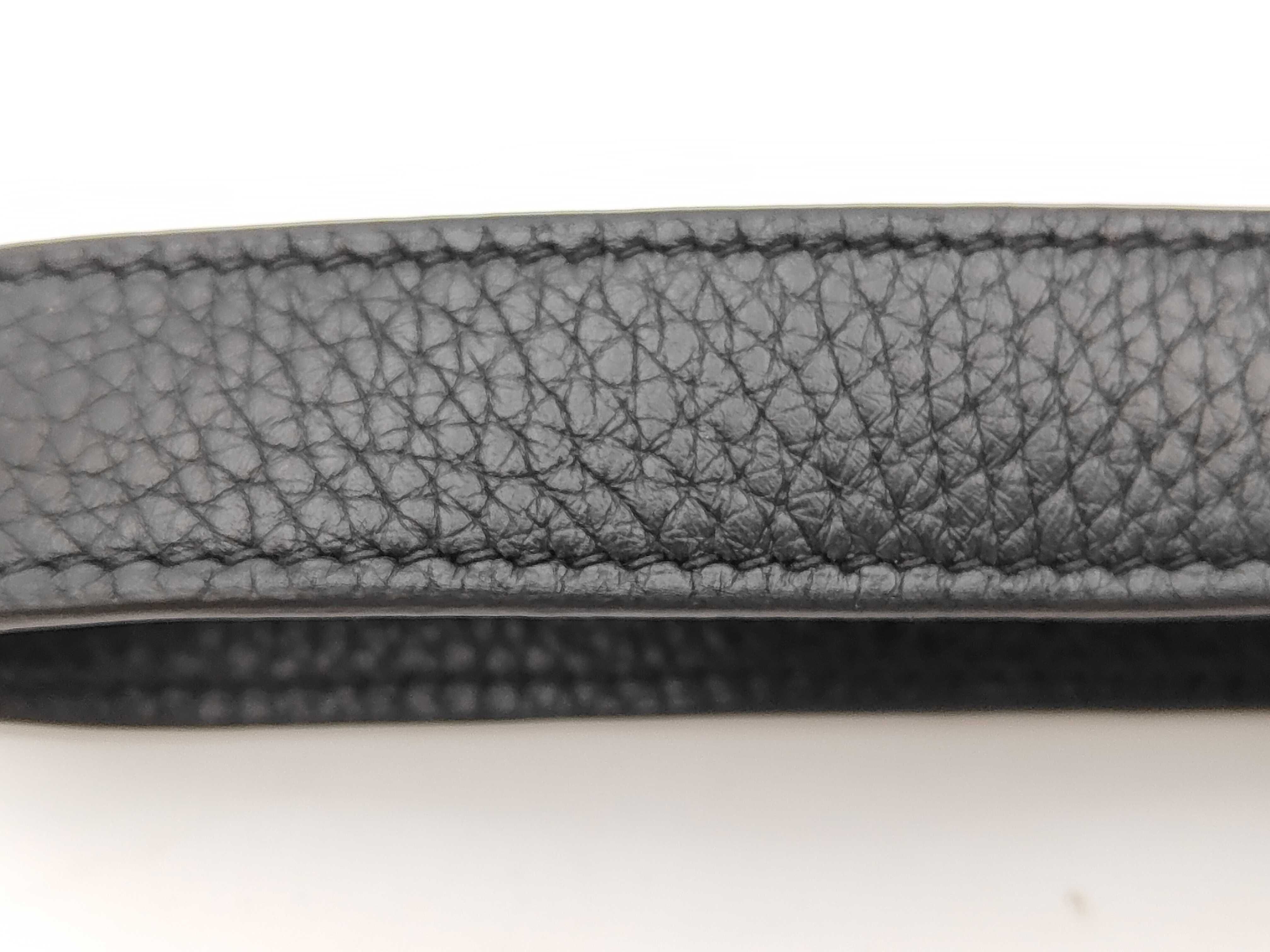 Picotin Lock 18 PM Taurillon Clemence Leather, Black with Gold Hardware, Model C: 2018, Handbag — view 4