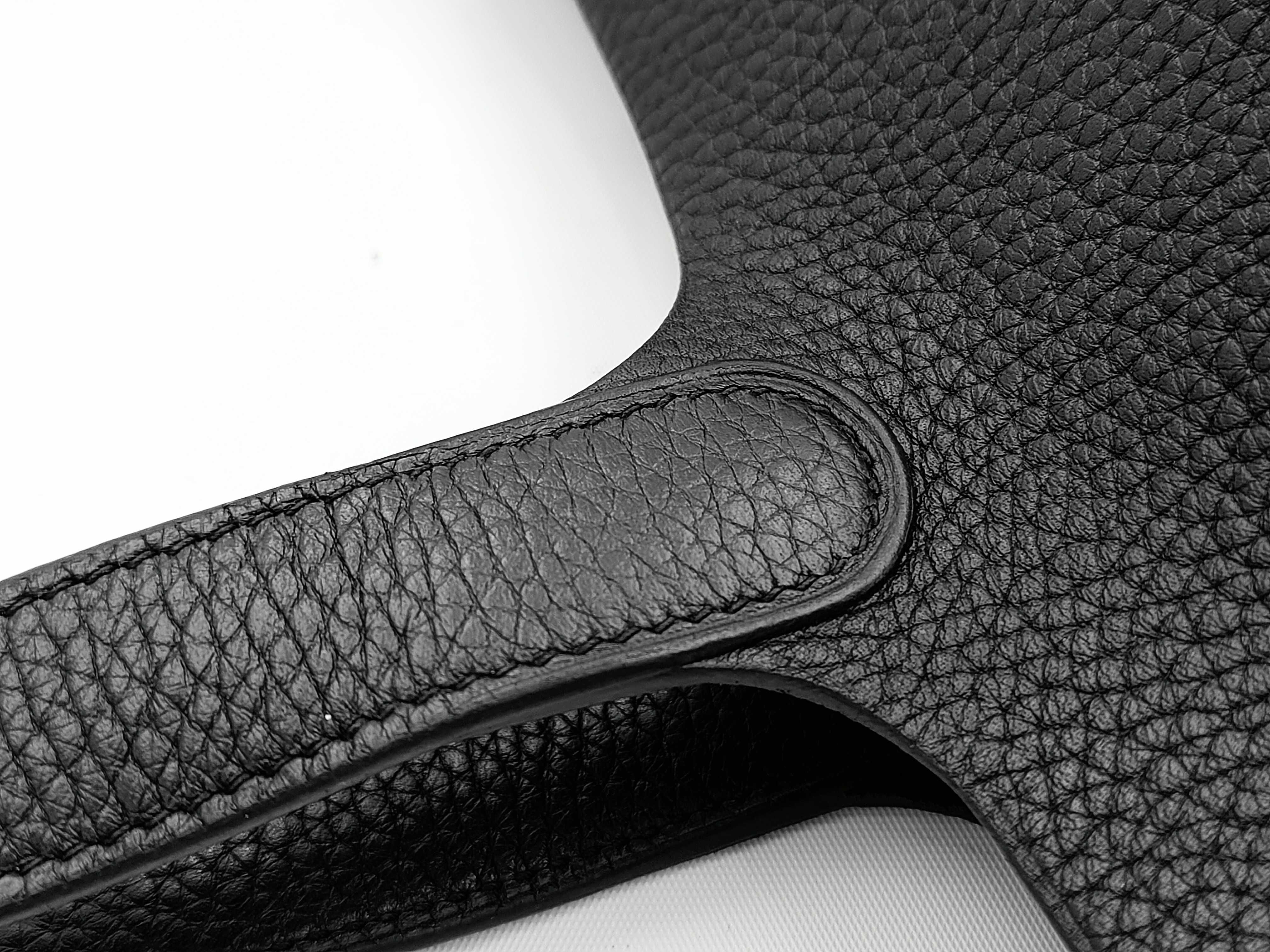 Picotin Lock 18 PM Taurillon Clemence Leather, Black with Gold Hardware, Model C: 2018, Handbag — view 5