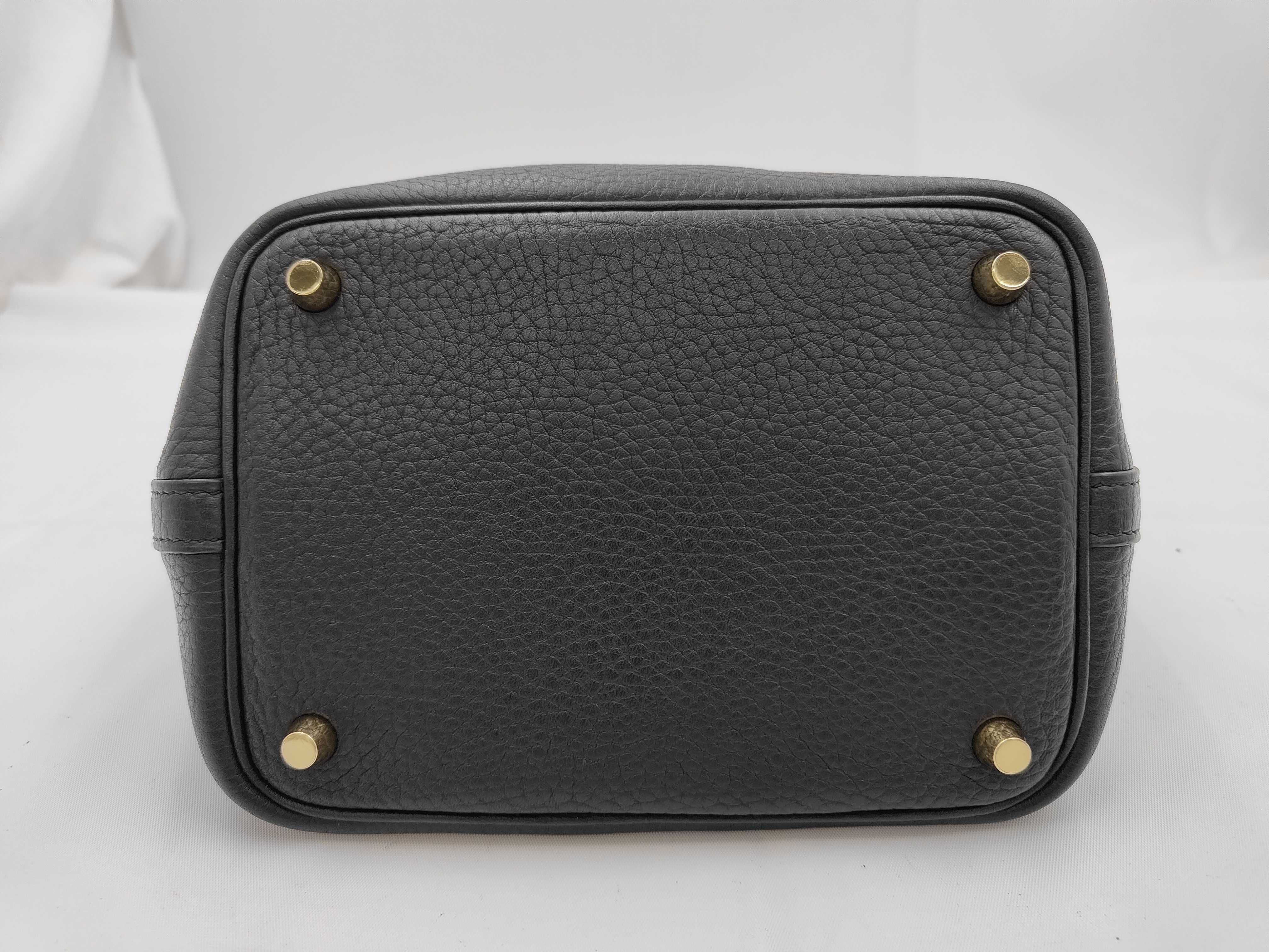Picotin Lock 18 PM Taurillon Clemence Leather, Black with Gold Hardware, Model C: 2018, Handbag — view 7