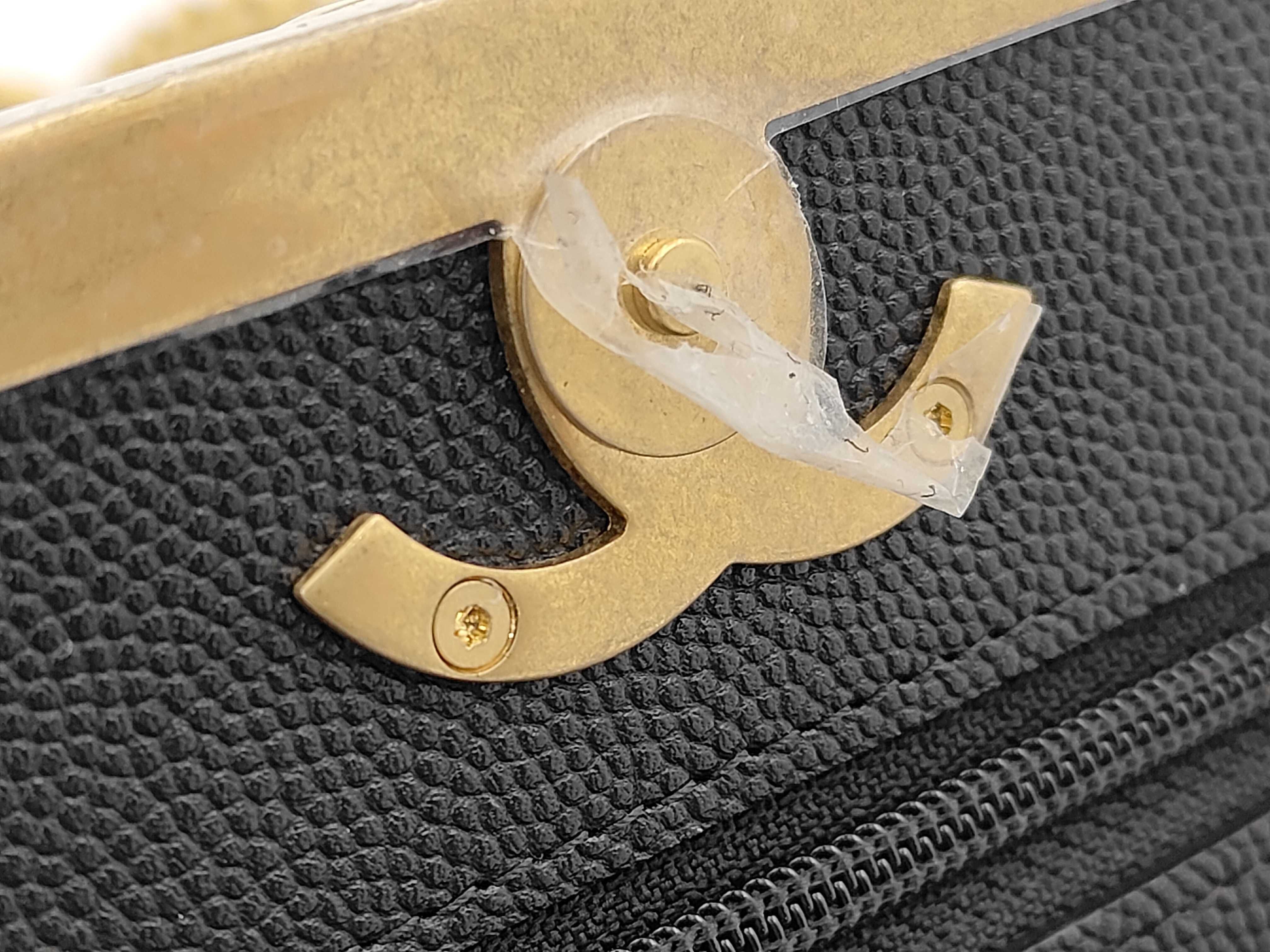 WOC Chain Bag Shoulder Bag — view 13
