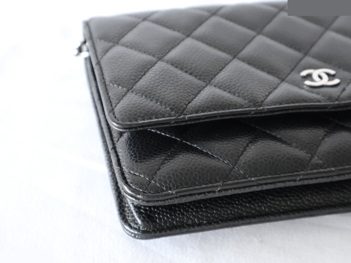 Caviar leather matelassé chain wallet shoulder bag, black — view 3