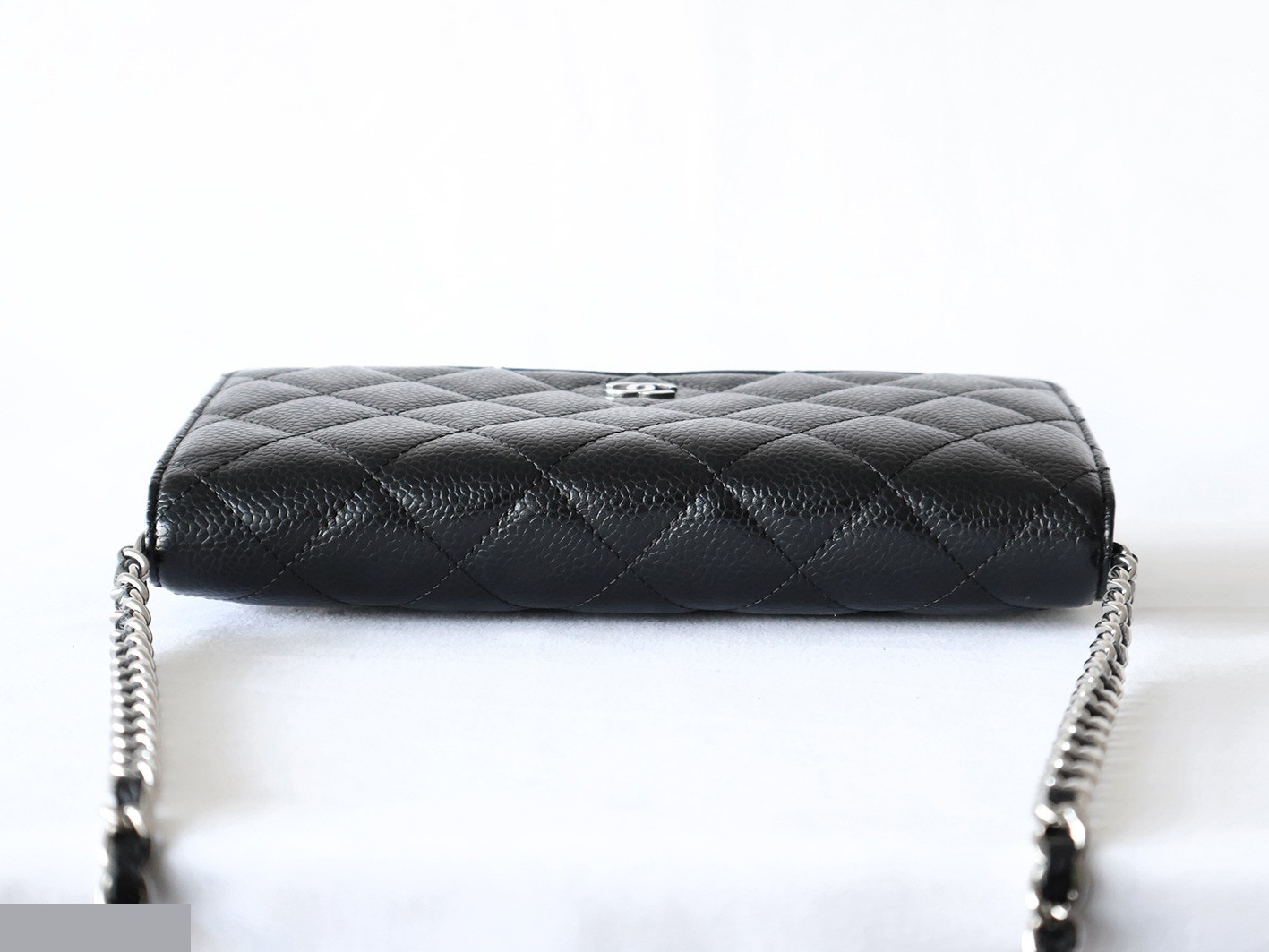 Caviar leather matelassé chain wallet shoulder bag, black — view 7