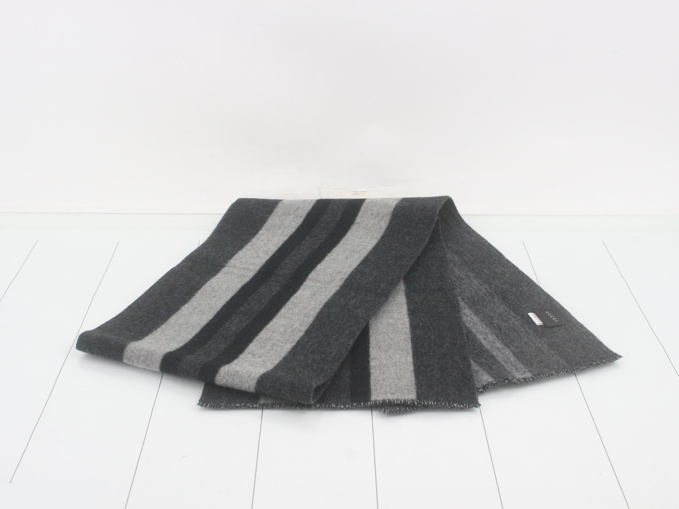 Sherry scarf, with tag. — view 3